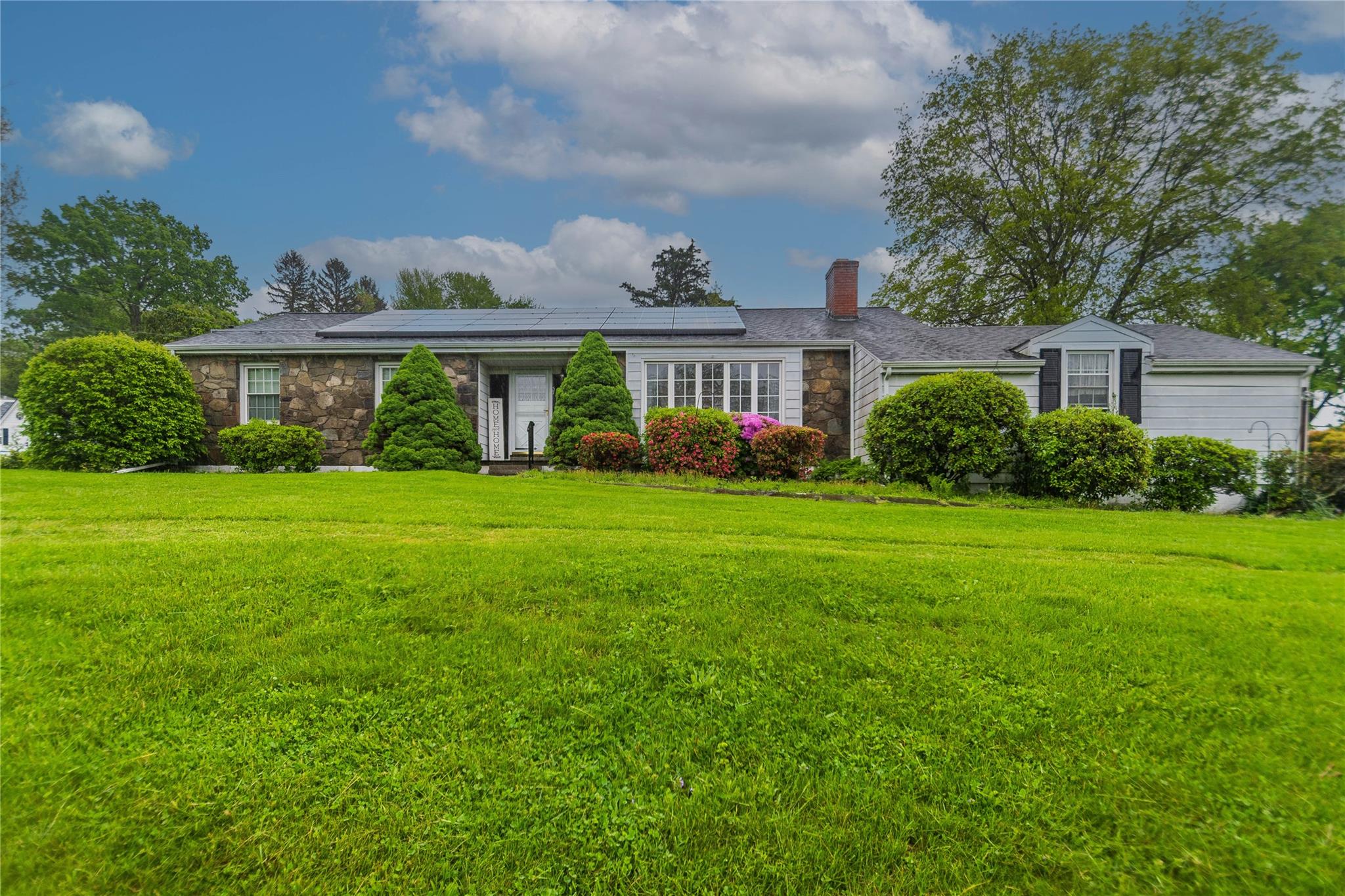 #1 photo, 37 Clover Hill Drive, 紐約州 Poughkeepsie , NY 12603