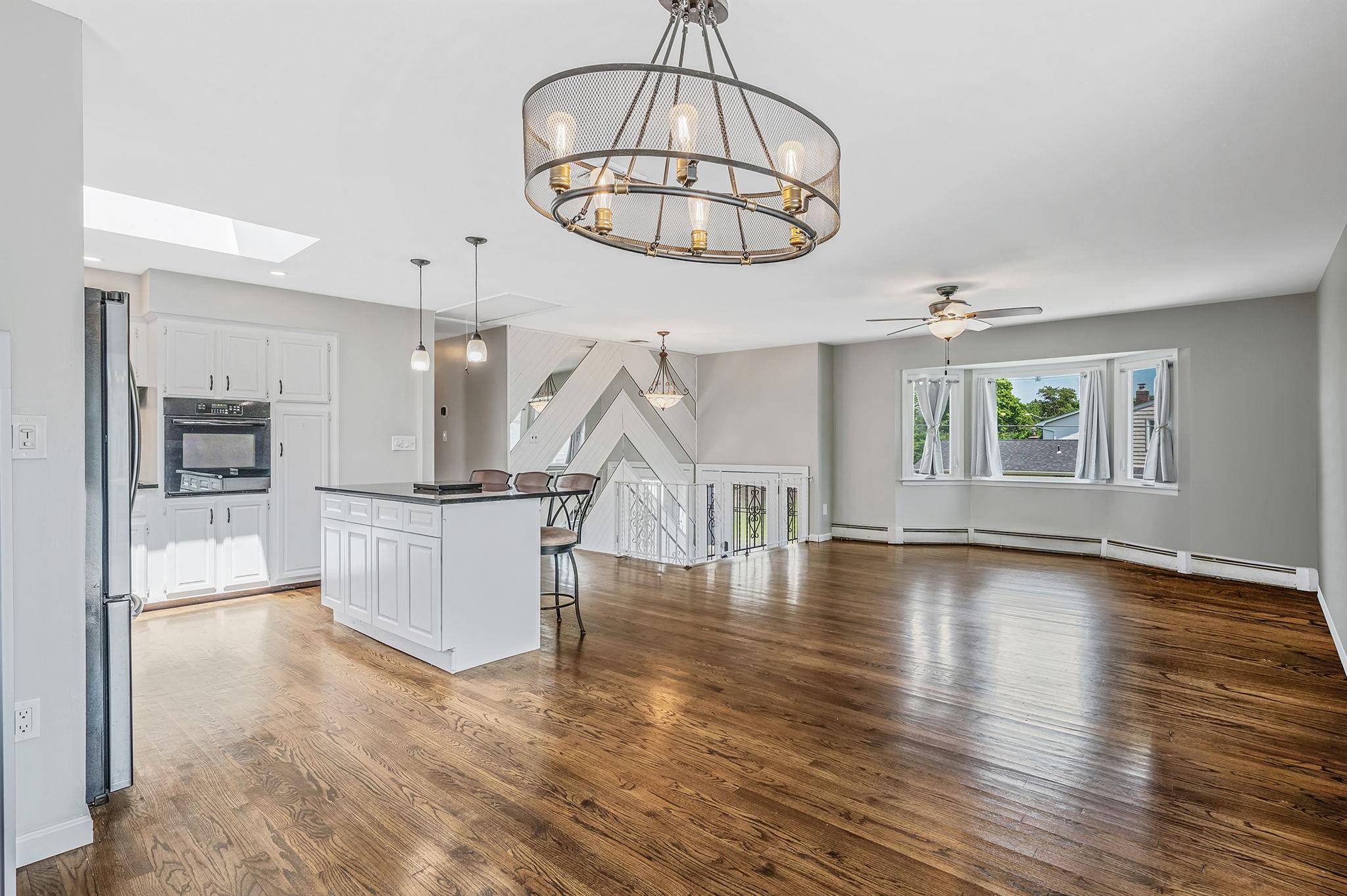 #17 photo, 6 Holly Road, سوفولك Oakdale , NY 11769