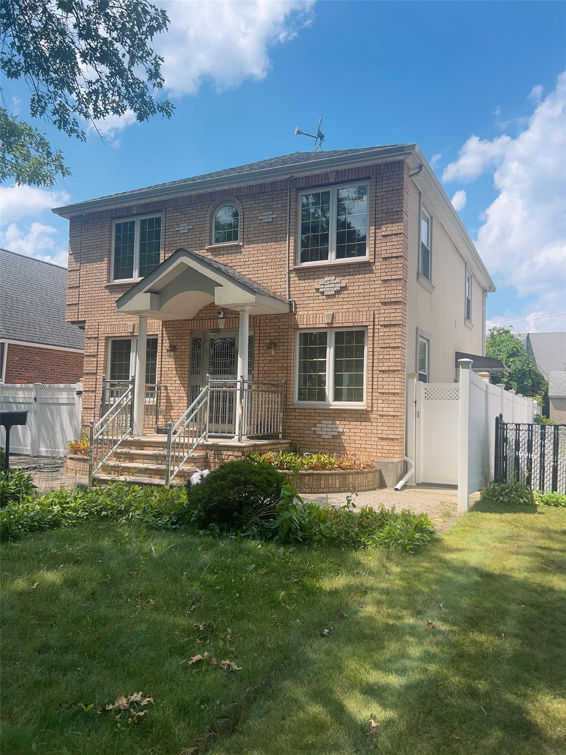 #1 photo, 263-15 83 Avenue, Glen Oaks , NY 11004