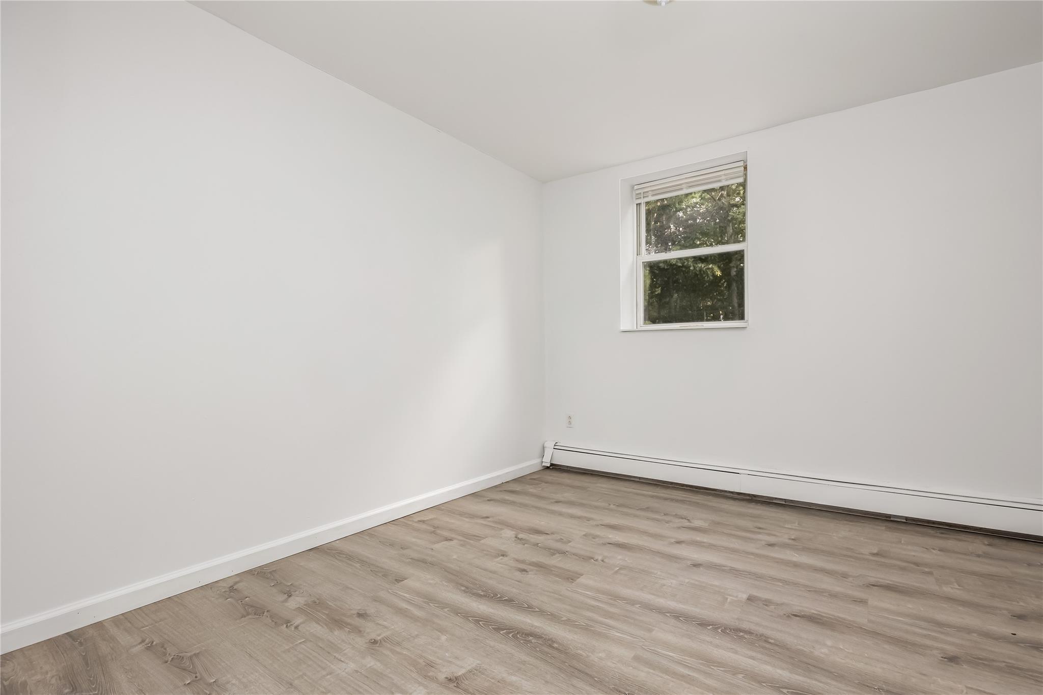 #15 photo, 350 Mark Tree Road, מחוז סאפוק South Setauket , NY 11720