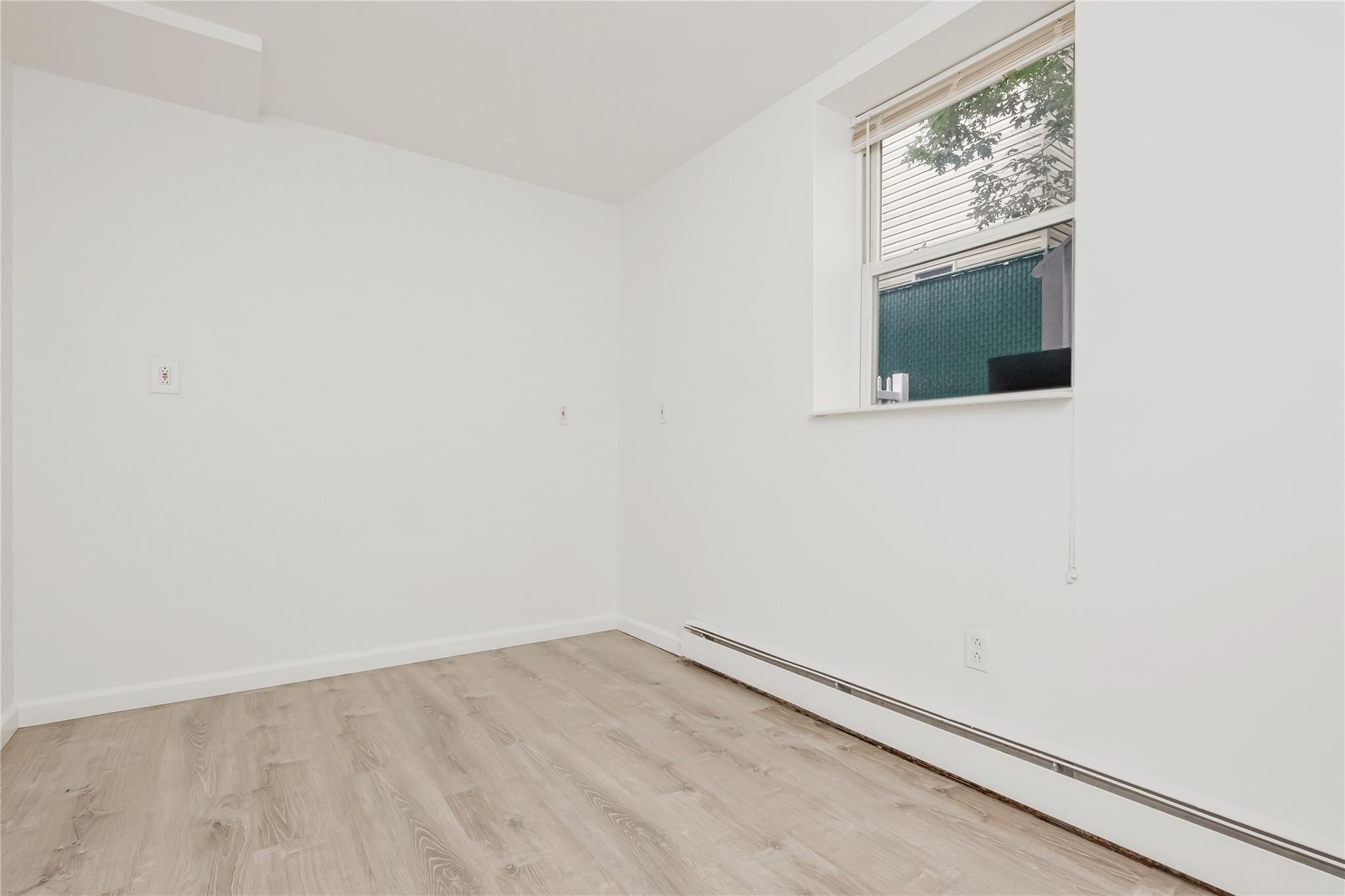 #16 photo, 350 Mark Tree Road, מחוז סאפוק South Setauket , NY 11720