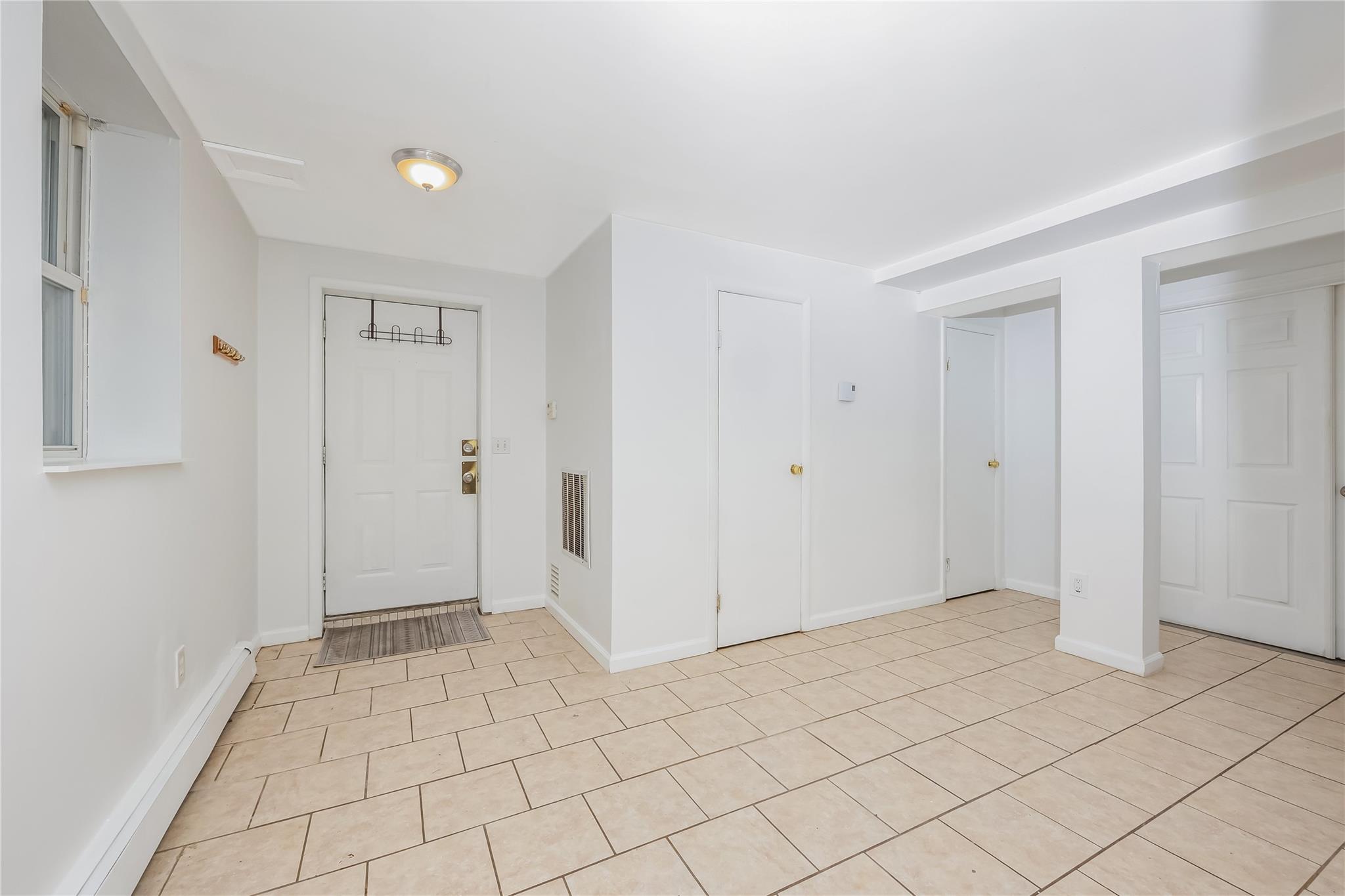 #17 photo, 350 Mark Tree Road, מחוז סאפוק South Setauket , NY 11720