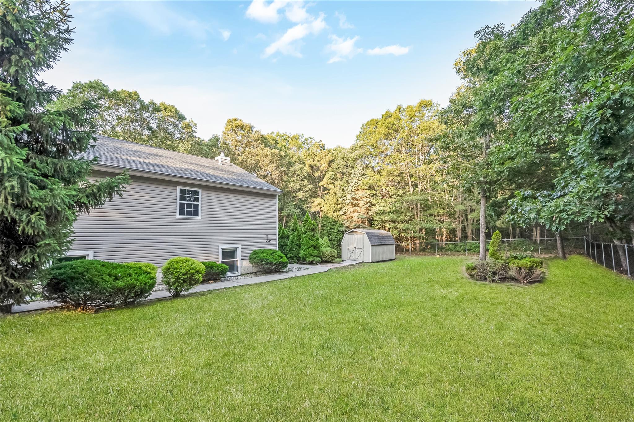 #4 photo, 350 Mark Tree Road, מחוז סאפוק South Setauket , NY 11720