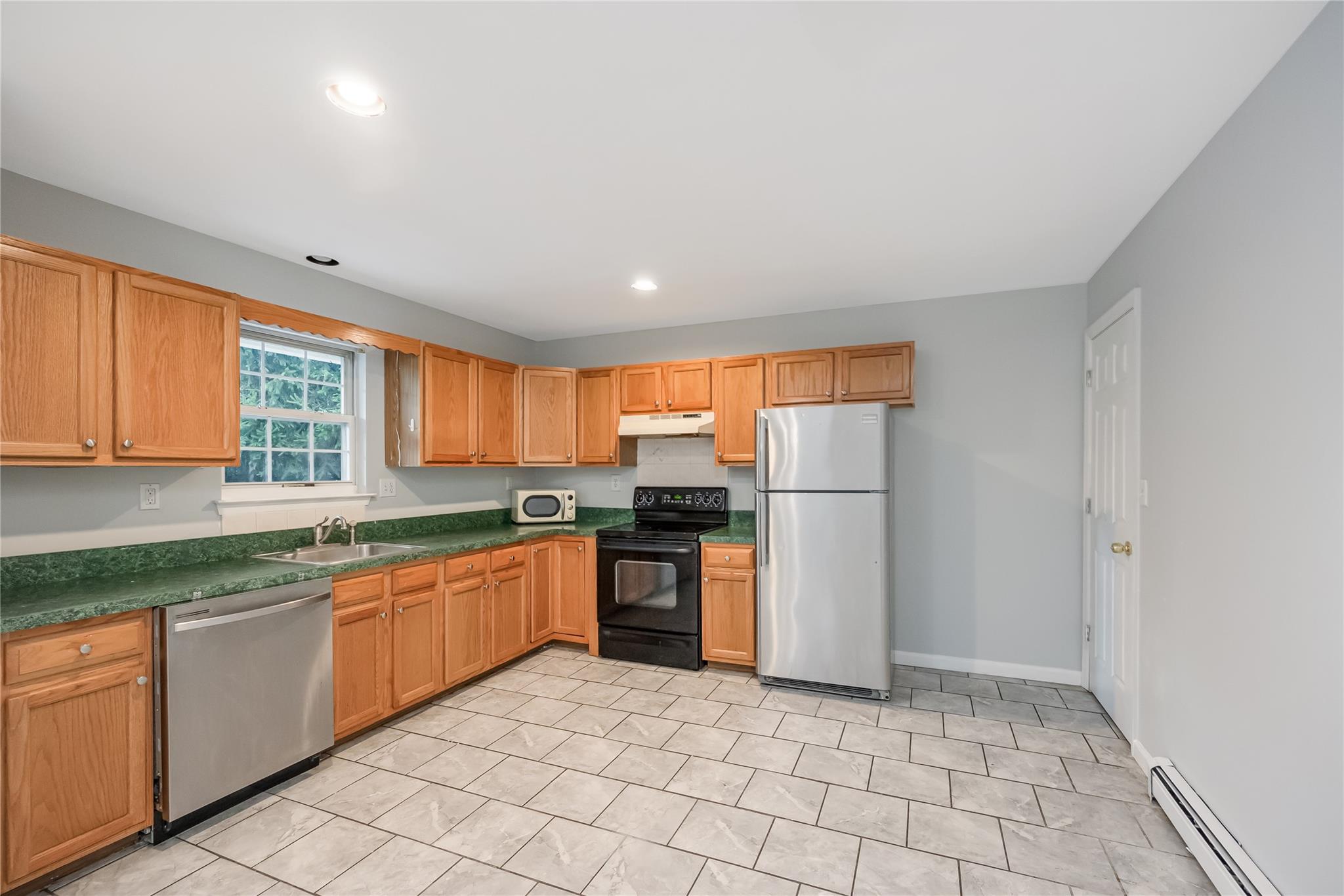 #8 photo, 350 Mark Tree Road, מחוז סאפוק South Setauket , NY 11720