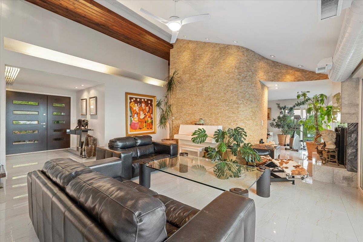 #10 photo, 45 Shore Drive, 東長島 Copiague , NY 11726