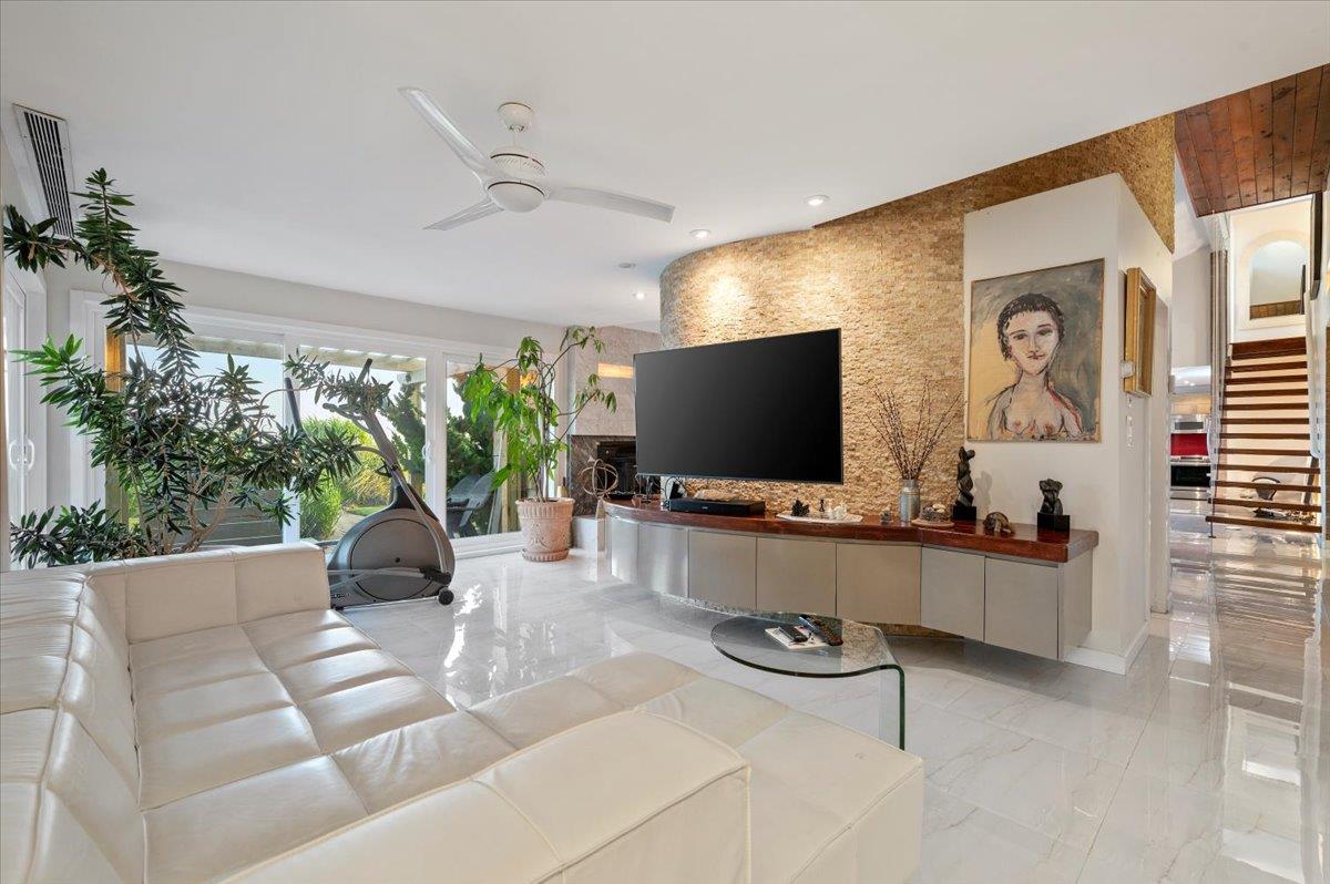 #16 photo, 45 Shore Drive, 東長島 Copiague , NY 11726