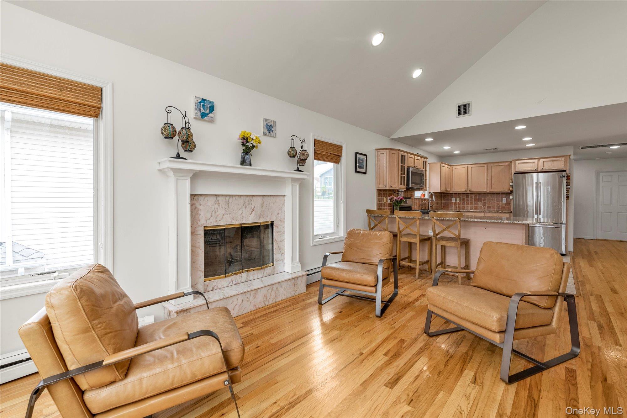 #2 photo, 227 W Pine Street, ナッソー郡 Long Beach , NY 11561