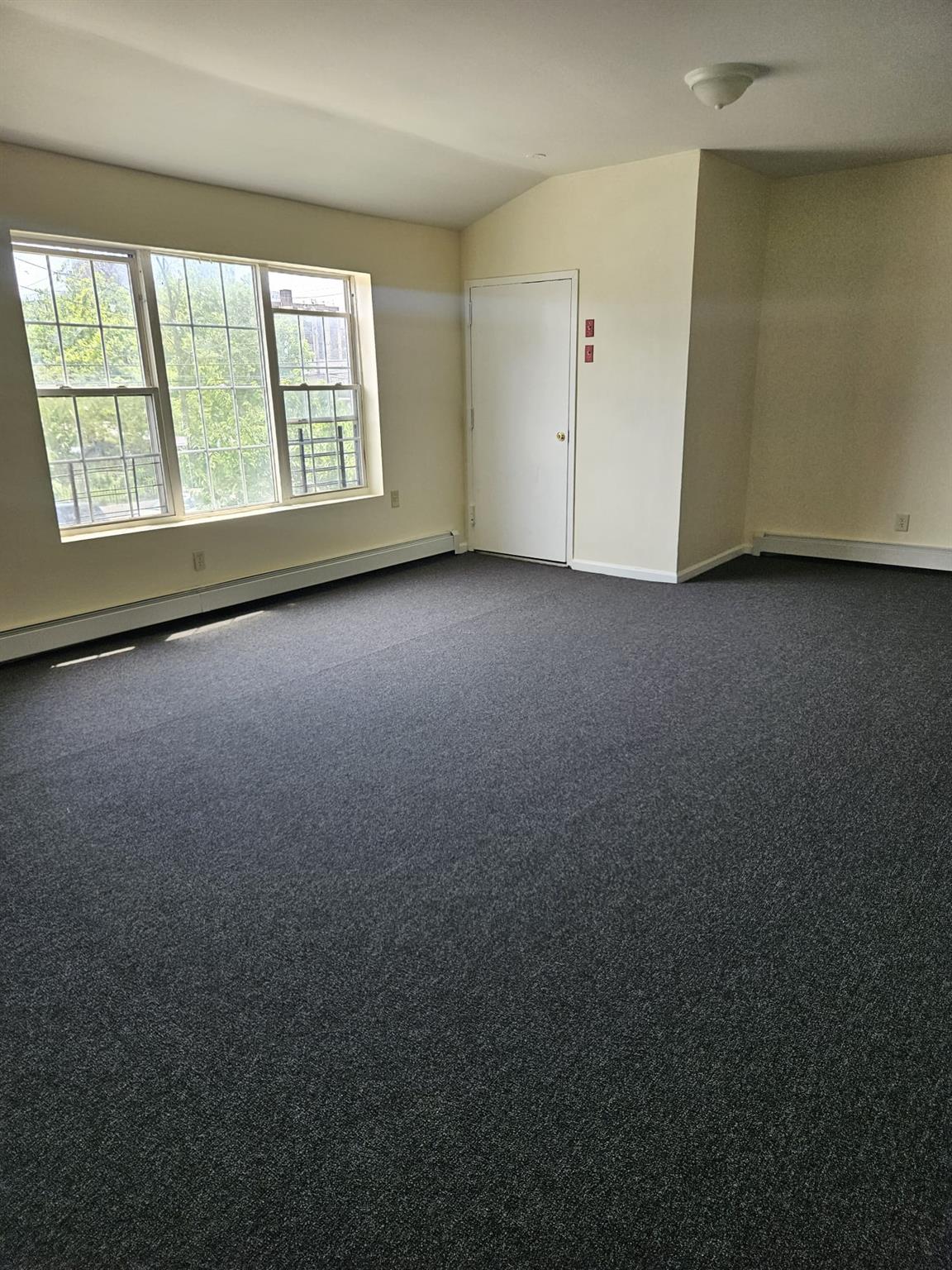 #3 photo, 4-11 66 Street, クイーンズ区 Arverne , NY 11692