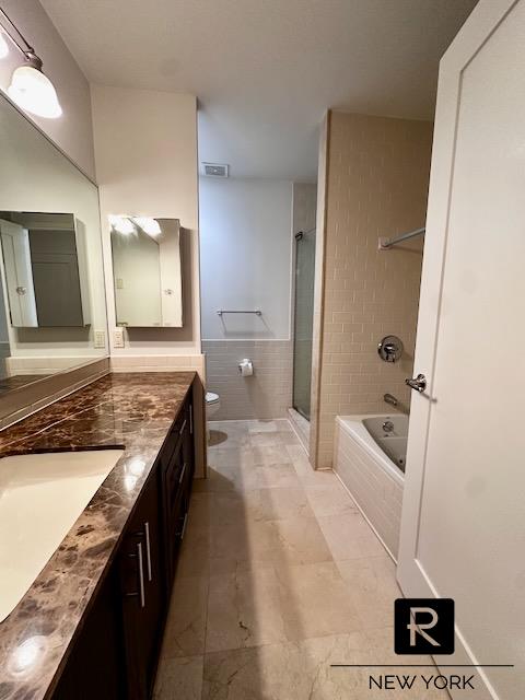 #18 photo, New York City, New York City , NY 10301