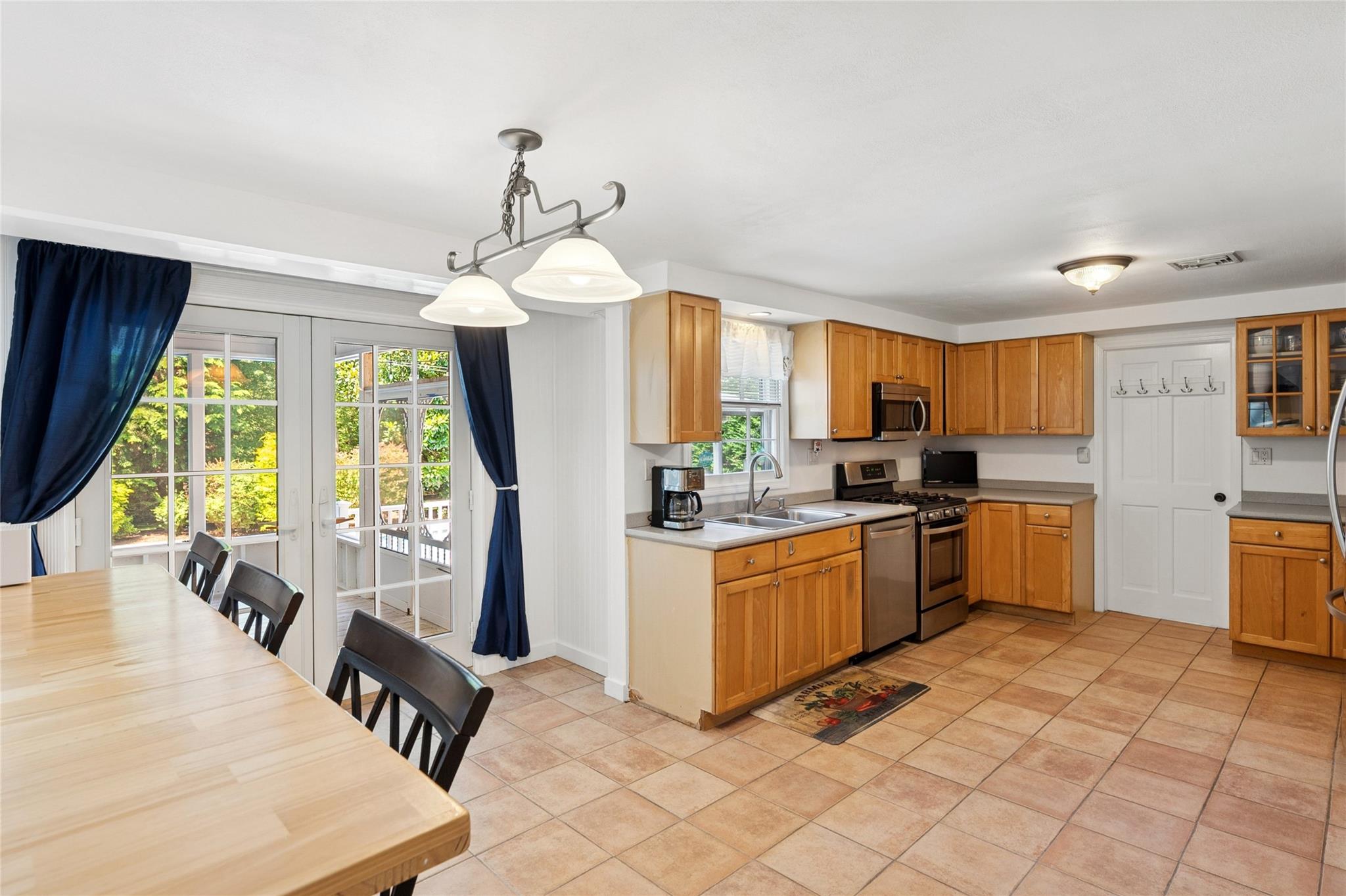 #17 photo, 21 Windwood Court, 東長島 汉普顿 Westhampton , NY 11977