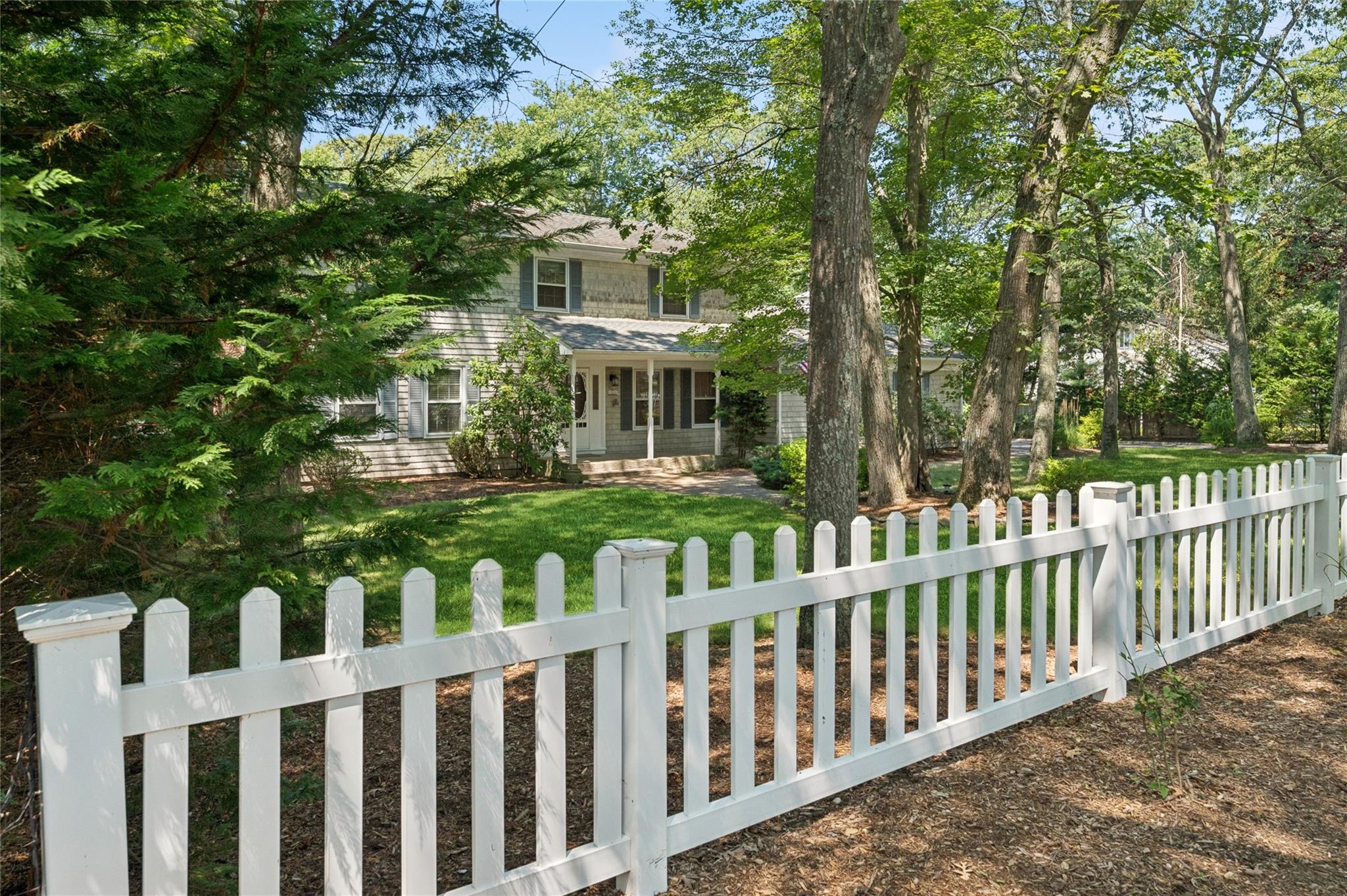 #2 photo, 21 Windwood Court, 東長島 汉普顿 Westhampton , NY 11977