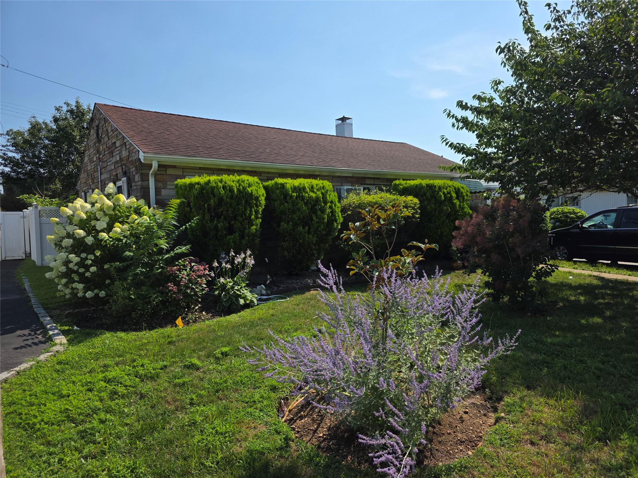 #1 photo, 8 Reading Lane, Bethpage , NY 11714