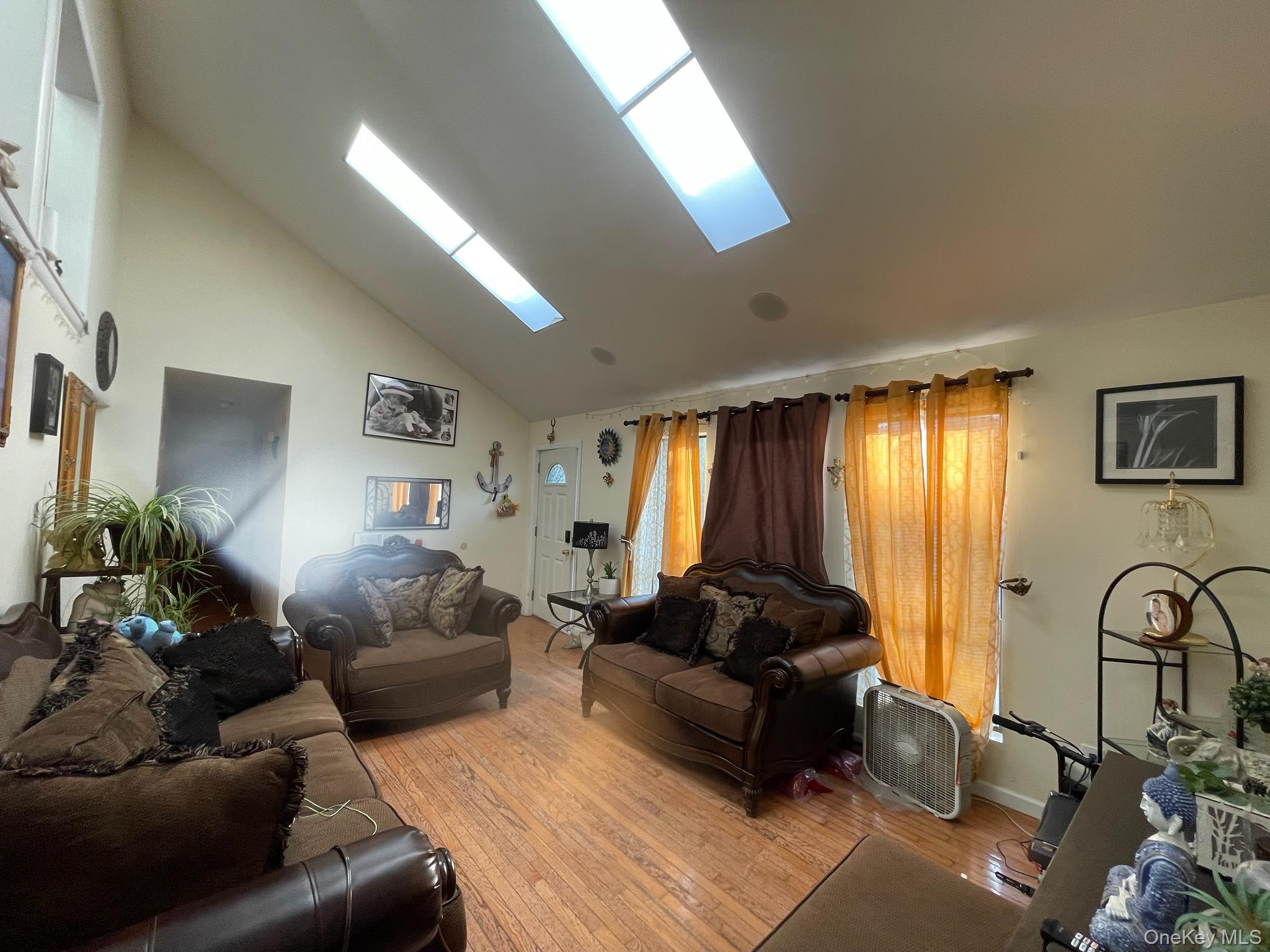 #2 photo, 4 Golden Gate Lane, サフォーク郡 Shirley , NY 11967