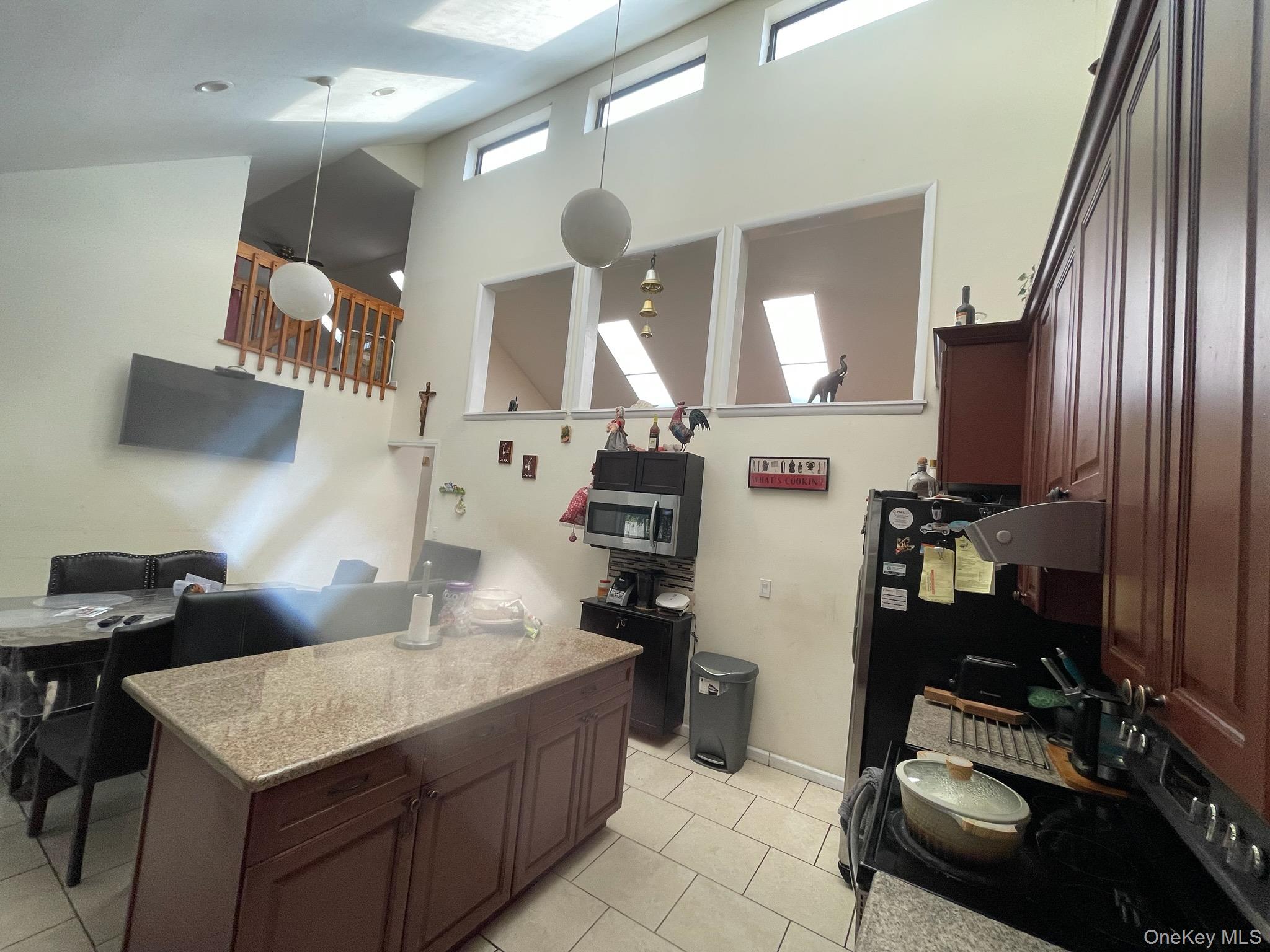 #7 photo, 4 Golden Gate Lane, サフォーク郡 Shirley , NY 11967