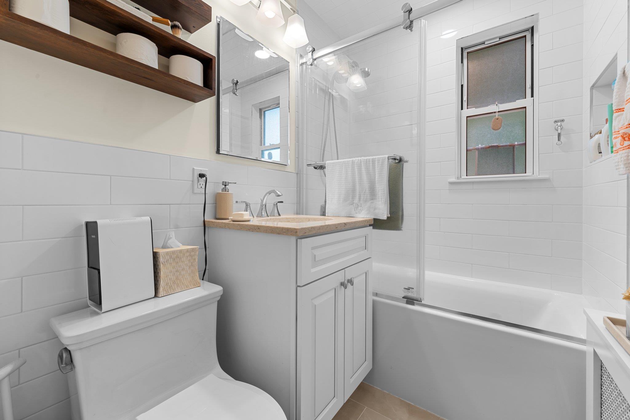 #4 photo, 16 Edwards St, 長島 罗斯林 Roslyn Heights , NY 11577