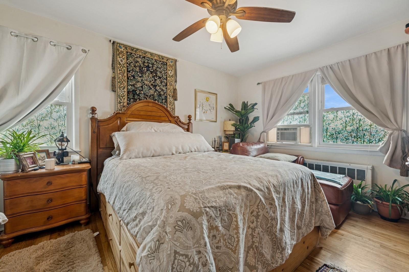 #17 photo, 725 E Broadway, Long Beach , NY 11561