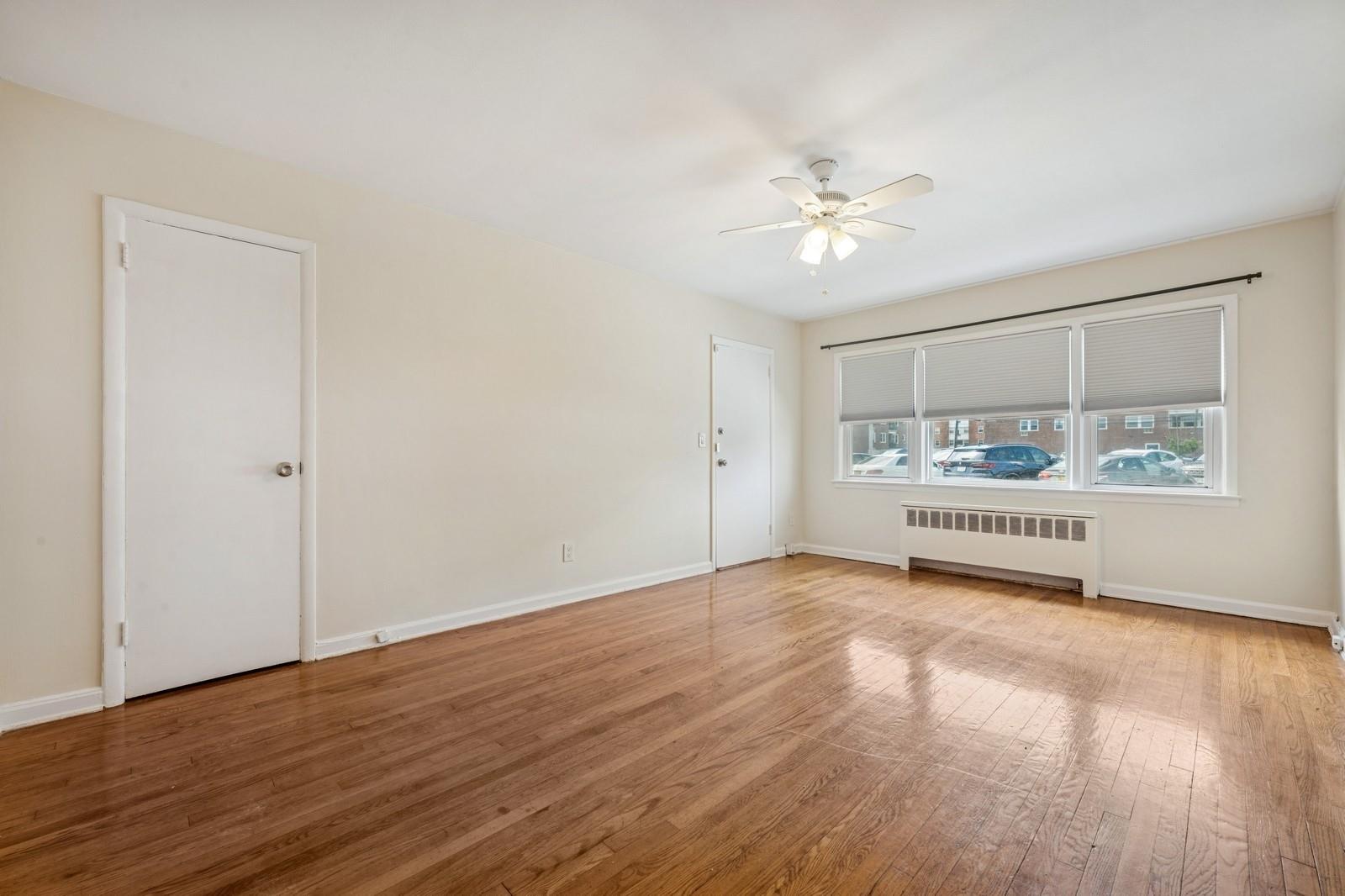 #20 photo, 725 E Broadway, Long Beach , NY 11561