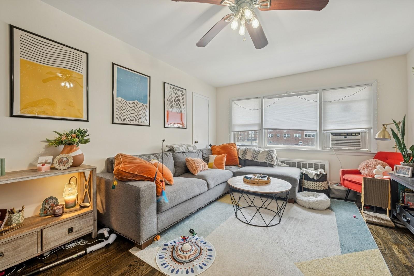 #4 photo, 725 E Broadway, Long Beach , NY 11561