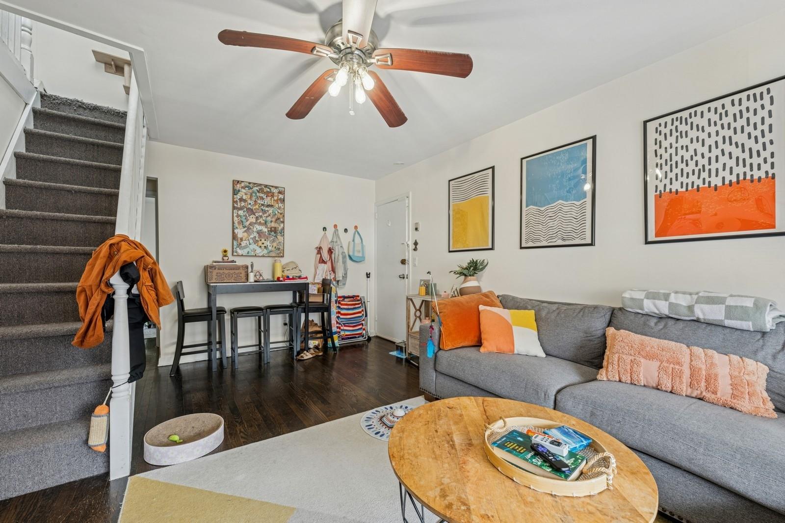 #7 photo, 725 E Broadway, Long Beach , NY 11561