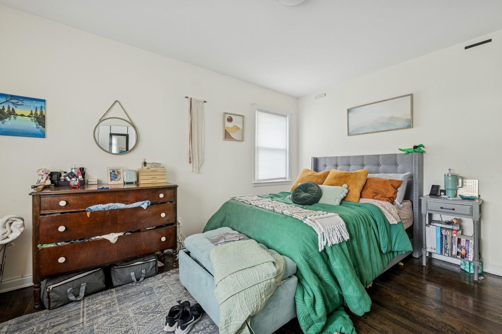 #8 photo, 725 E Broadway, Long Beach , NY 11561