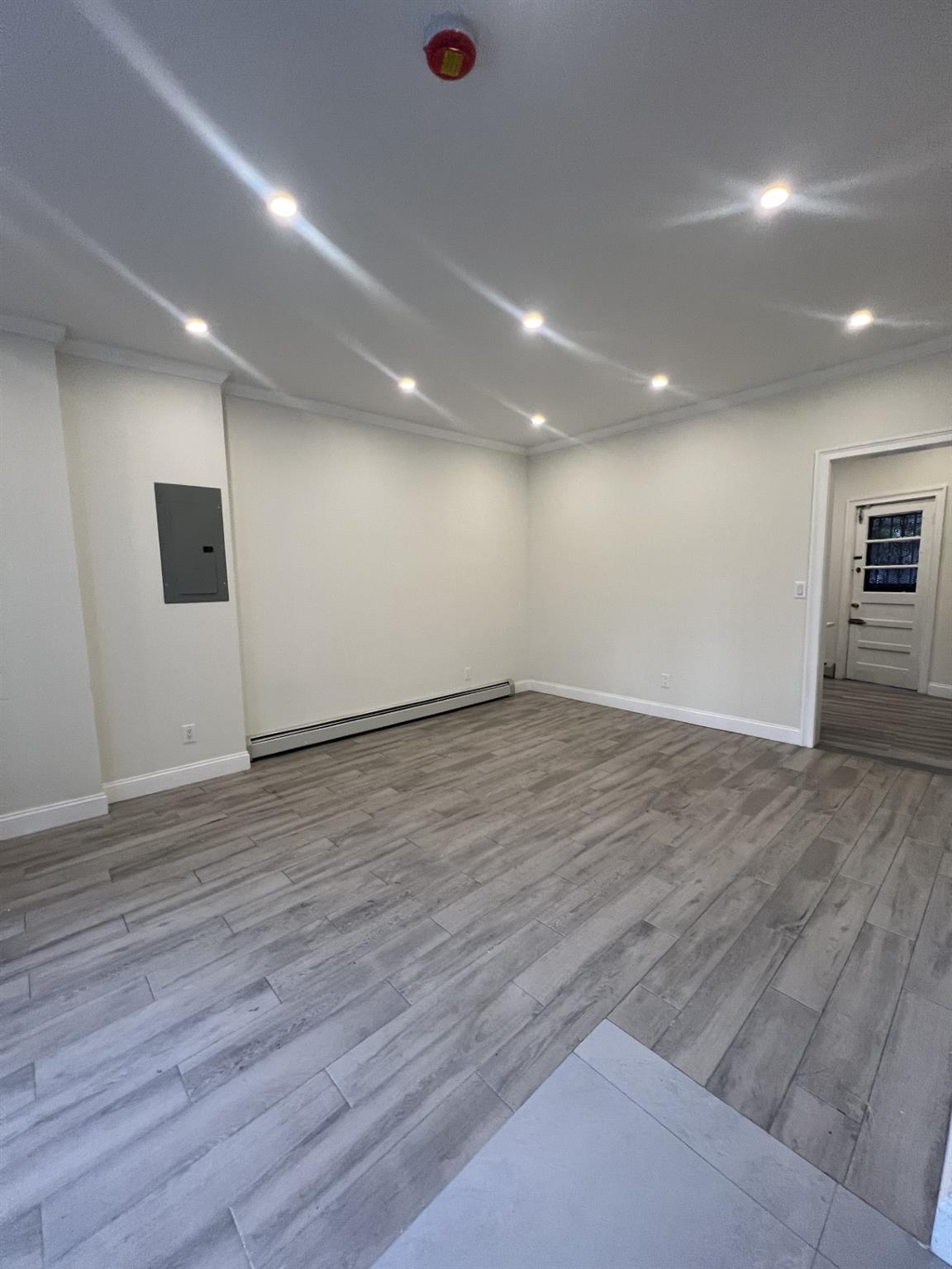 #11 photo, 4415 72nd Street, クイーンズ区 Woodside , NY 11377