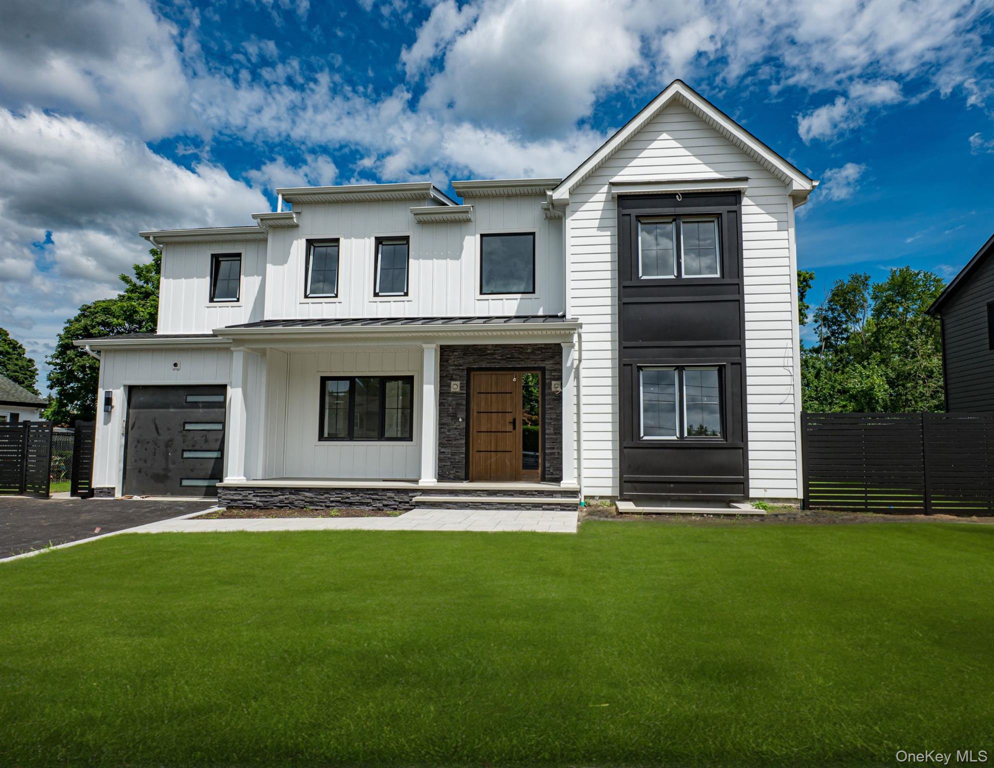 #1 photo, 9 E Madison Street, 东长岛 东艾斯利普 East Islip , NY 11730