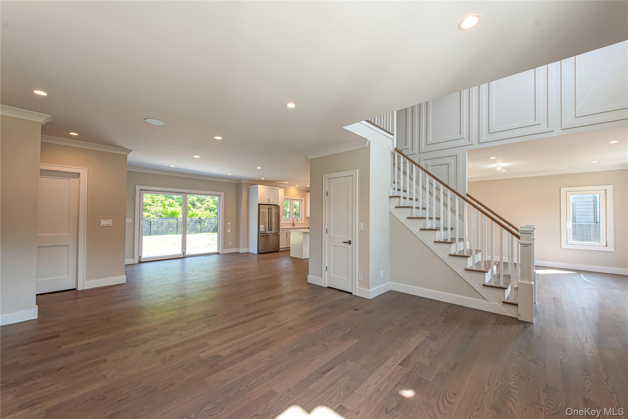 #12 photo, 9 E Madison Street, 东长岛 东艾斯利普 East Islip , NY 11730