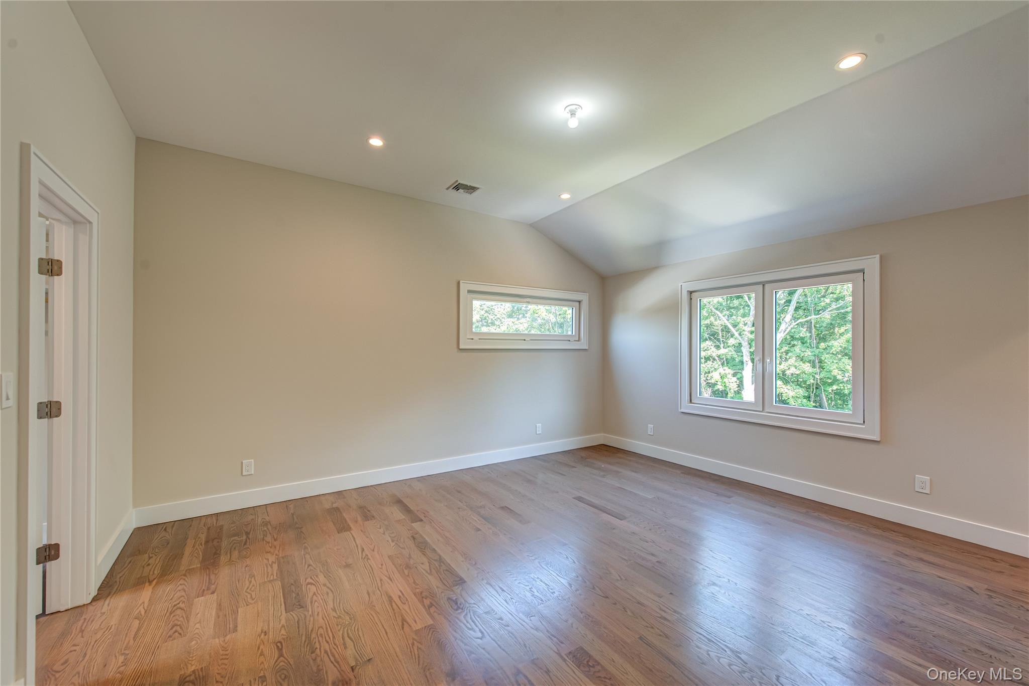 #20 photo, 9 E Madison Street, 东长岛 东艾斯利普 East Islip , NY 11730