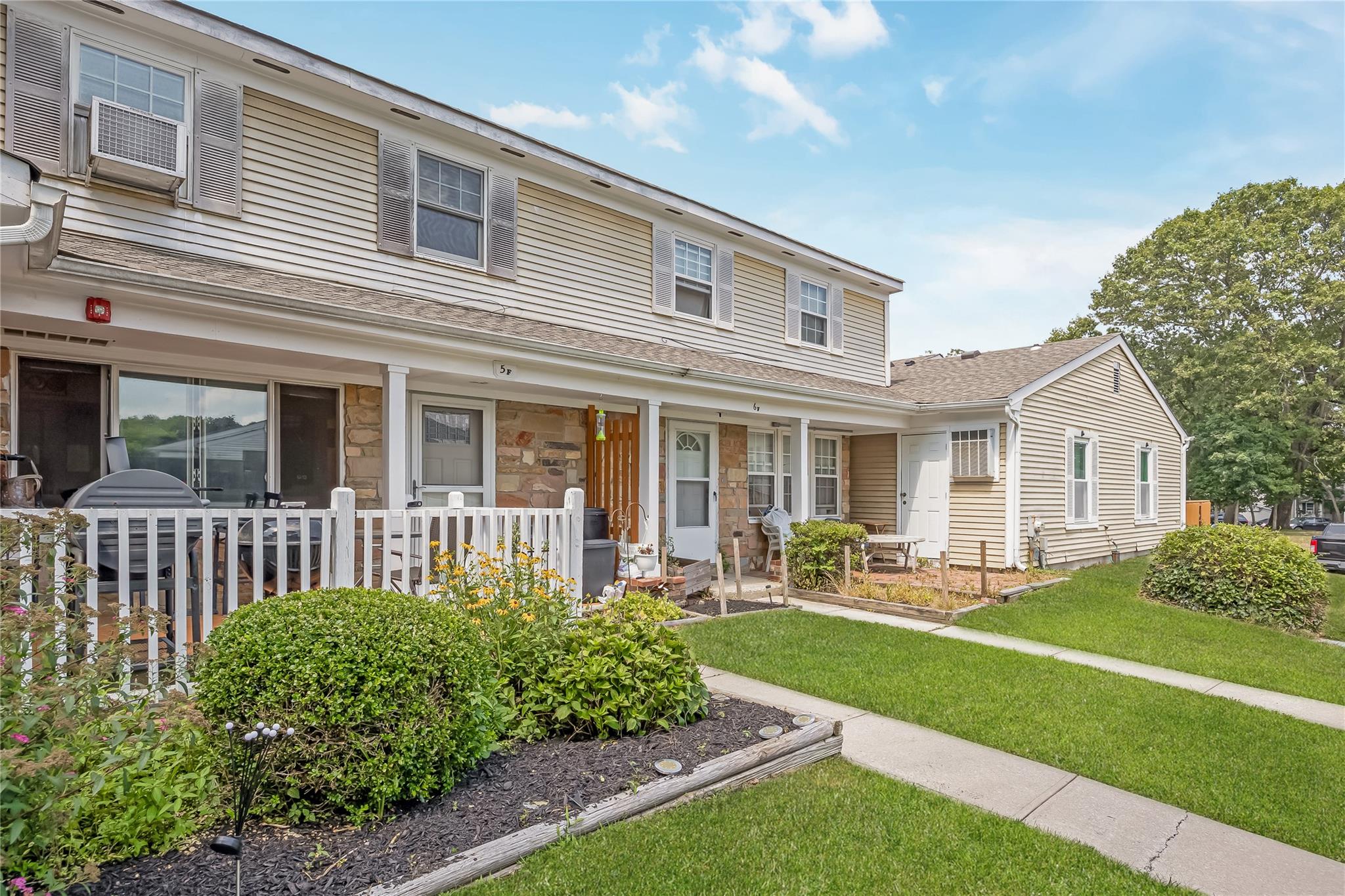 #1 photo, 5F Valley Forge Court, Ridge , NY 11961
