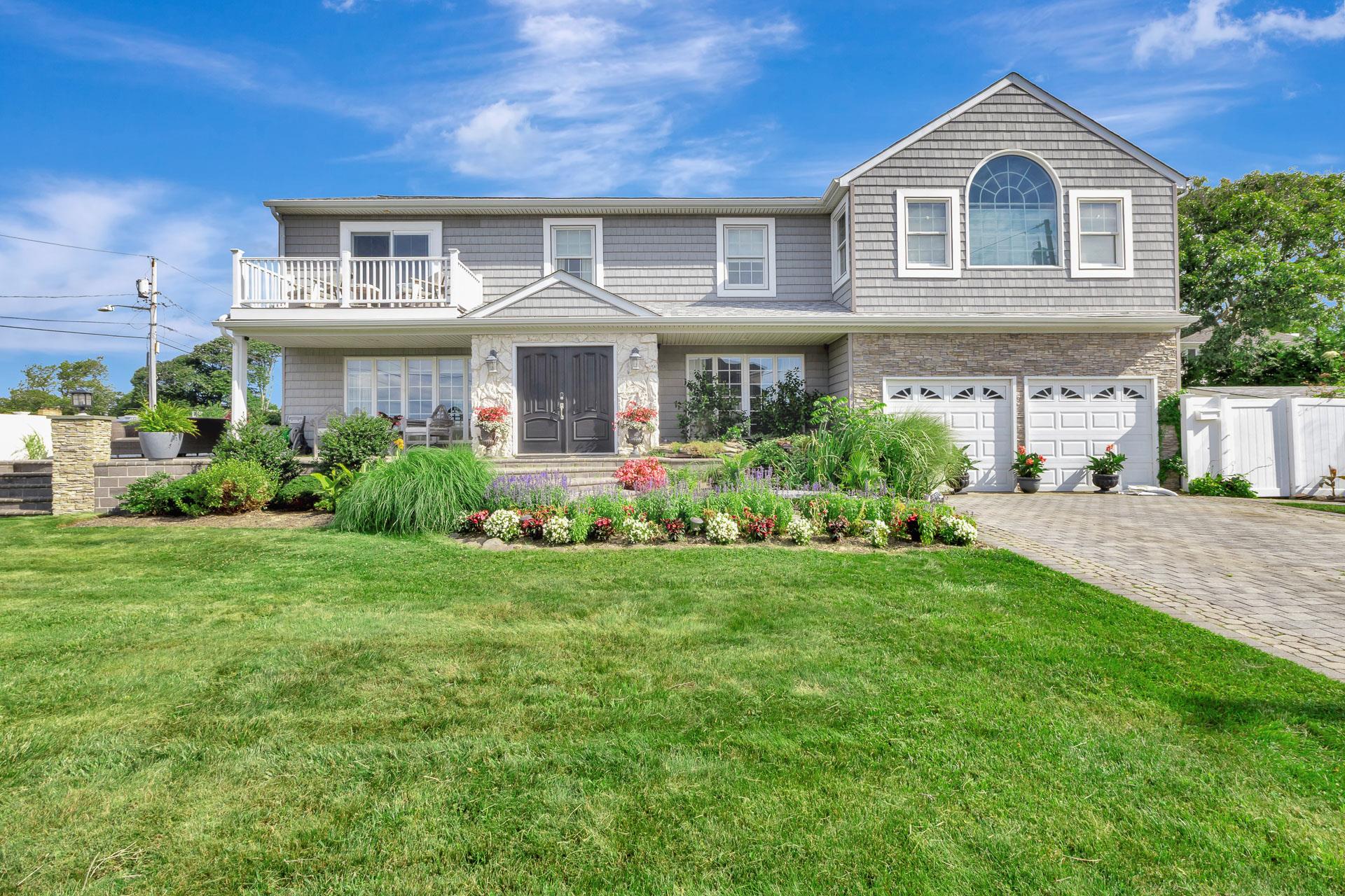 #1 photo, 3 Cele Court, Sayville , NY 11782