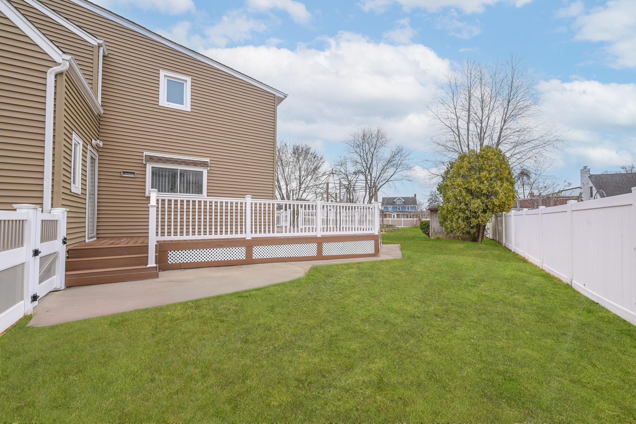 #16 photo, 100 Morris Parkway, ナッソー郡 Valley Stream , NY 11580