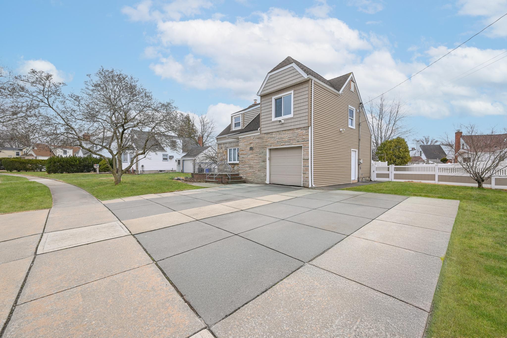 #2 photo, 100 Morris Parkway, ナッソー郡 Valley Stream , NY 11580