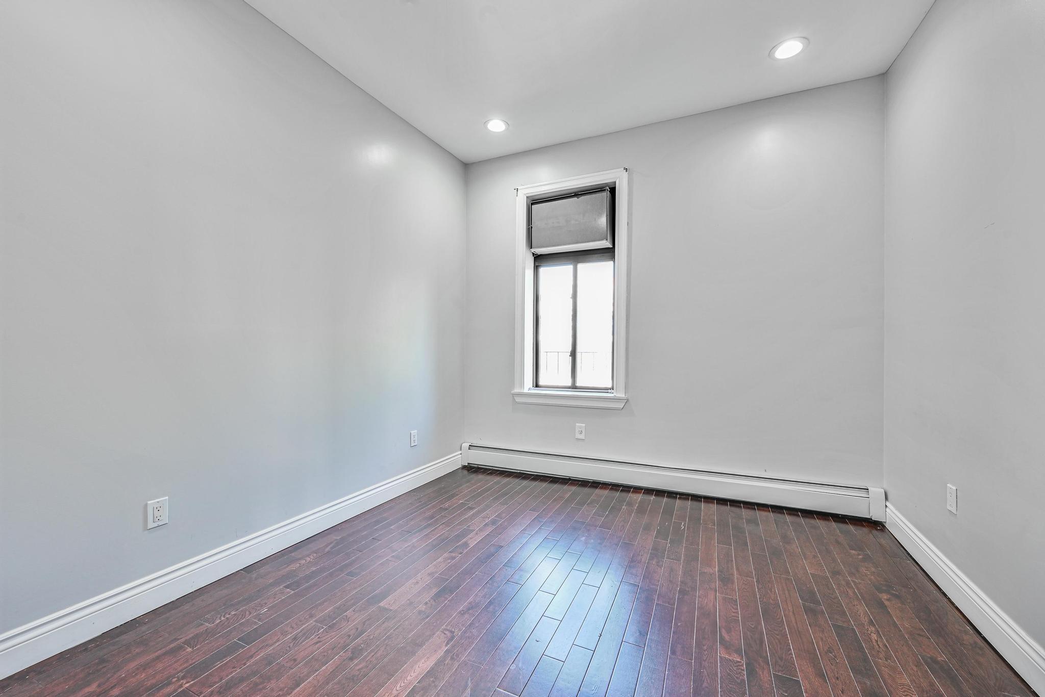 #16 photo, 5130 35th Street, クイーンズ区 Long Island City , NY 11101