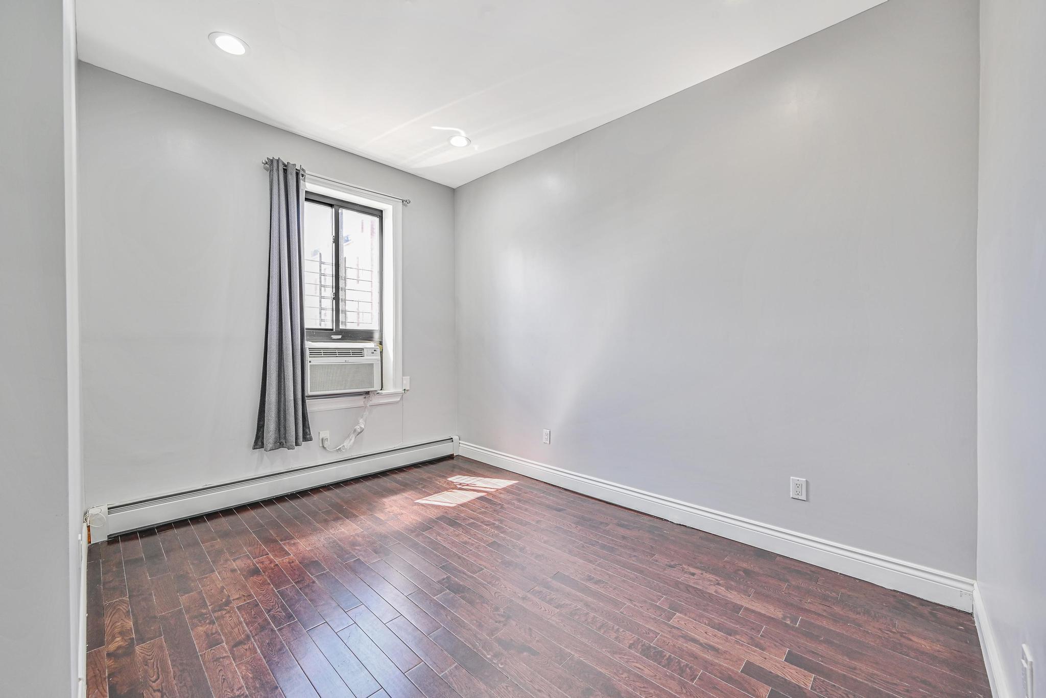 #17 photo, 5130 35th Street, クイーンズ区 Long Island City , NY 11101