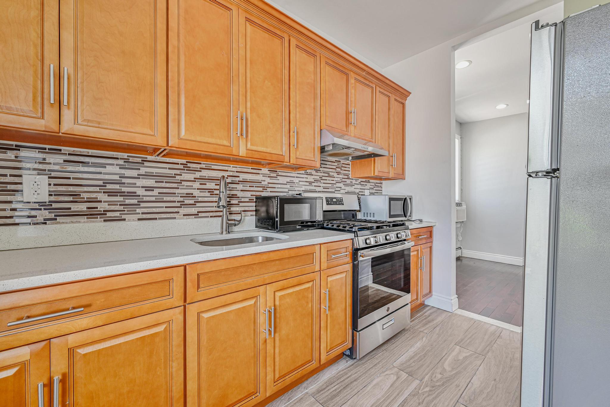 #18 photo, 5130 35th Street, クイーンズ区 Long Island City , NY 11101