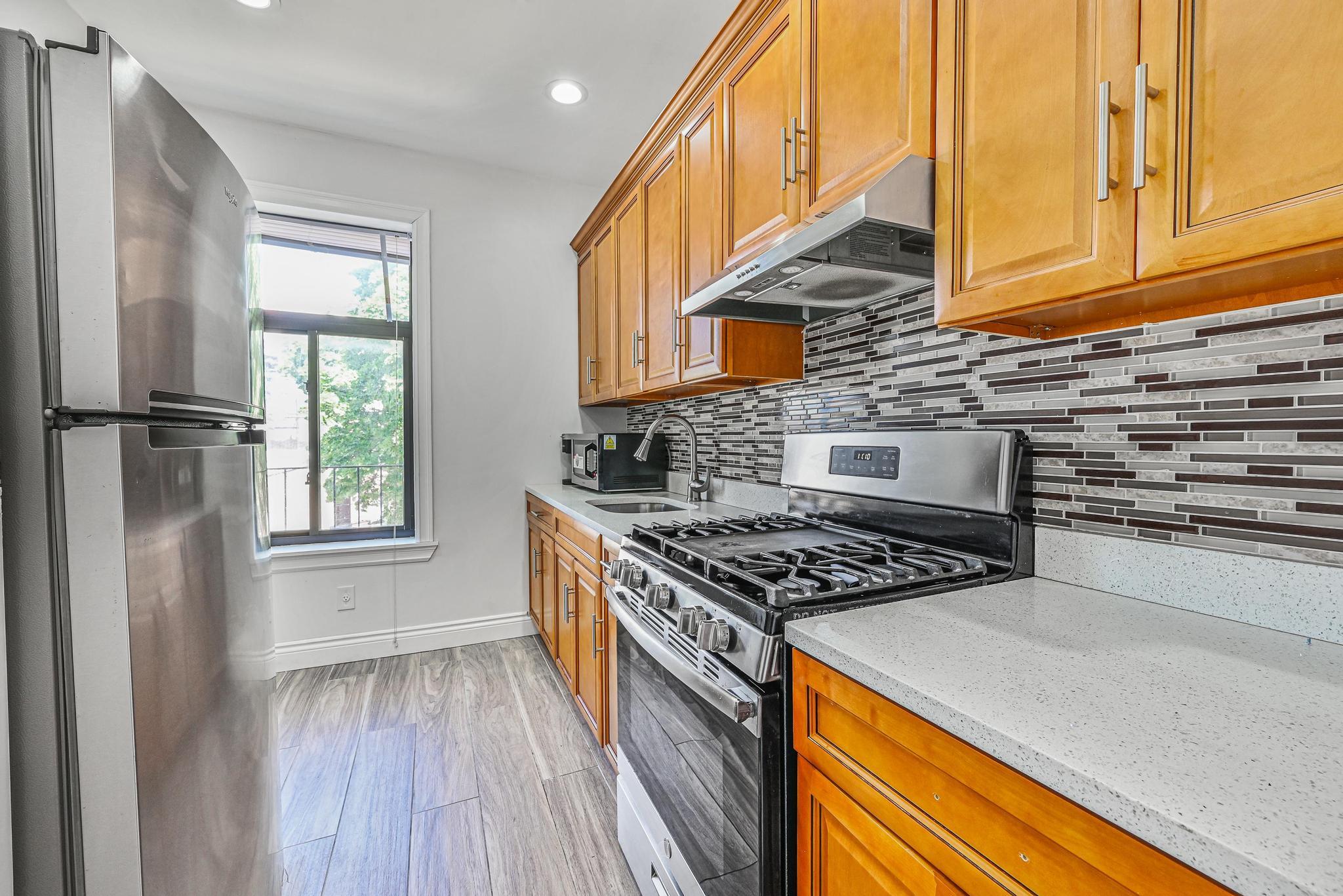 #9 photo, 5130 35th Street, クイーンズ区 Long Island City , NY 11101