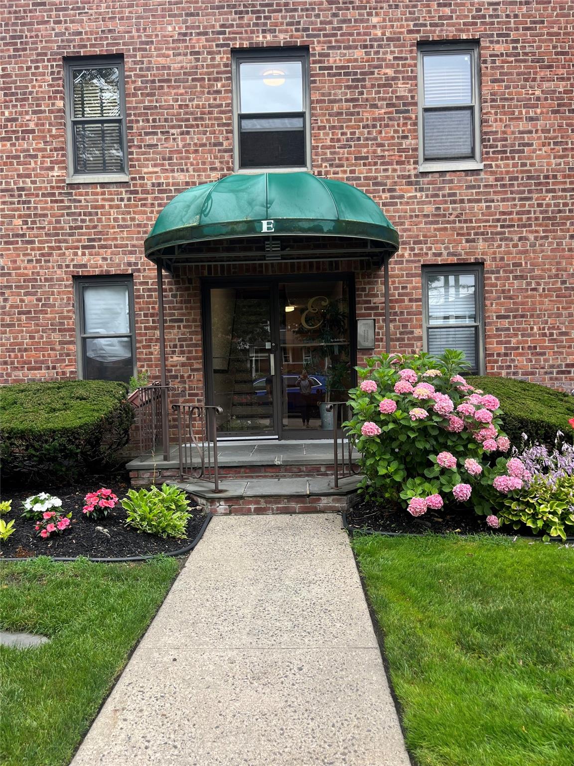 #1 photo, 320 Atlantic, East Rockaway , NY 11518