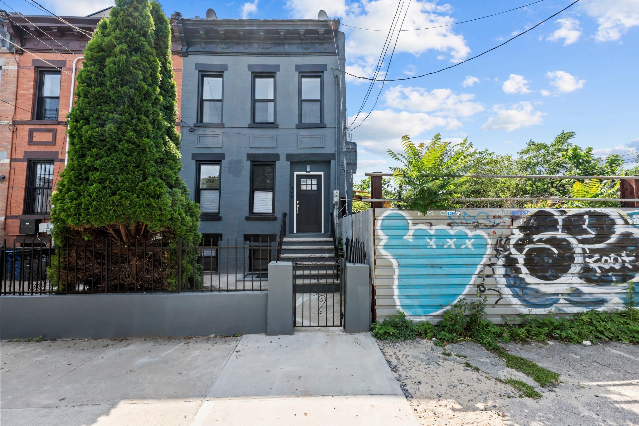 #13 photo, 346 Van Siclen Avenue, ブルックリン区 Brooklyn , NY 11207