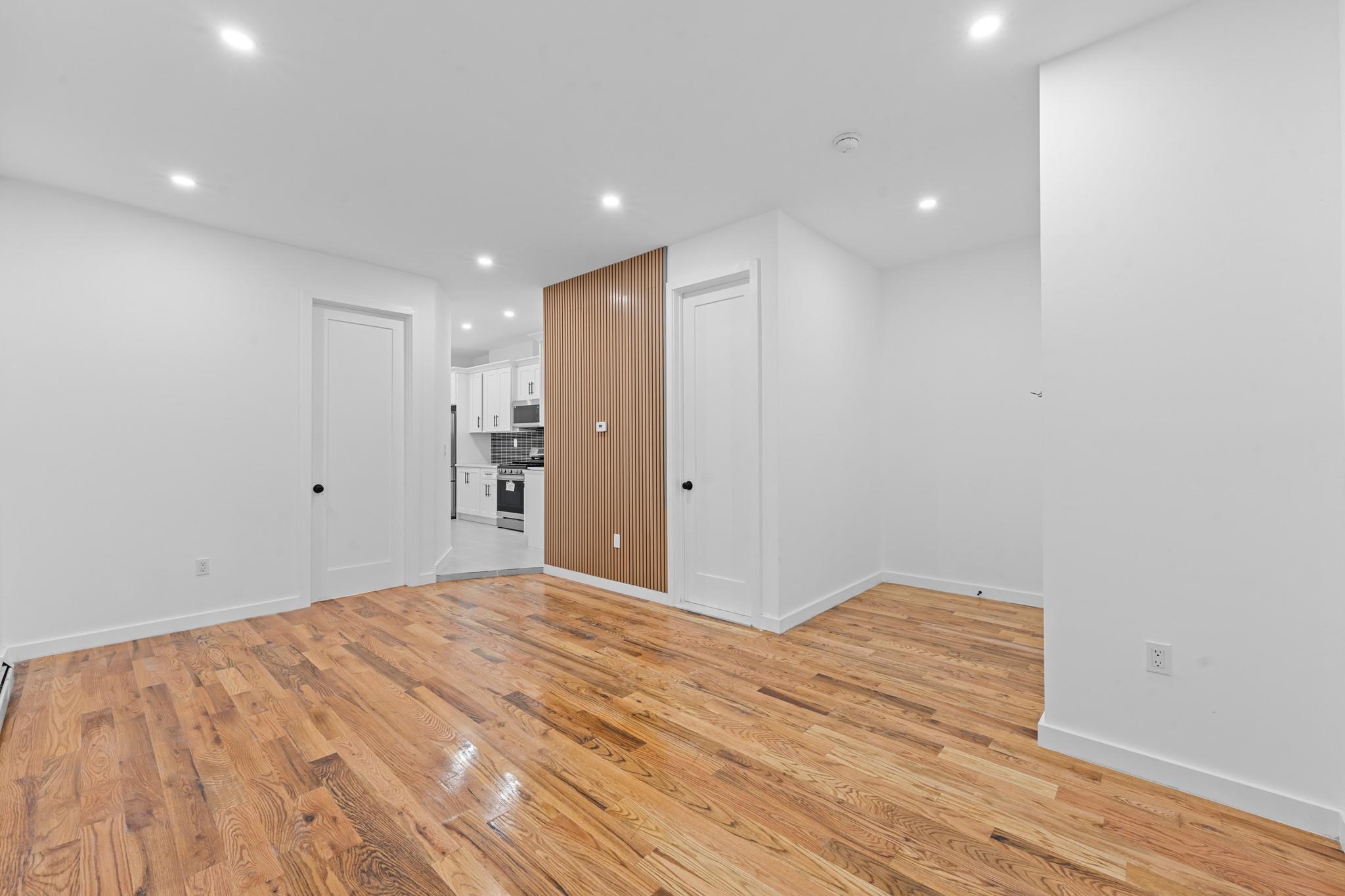 #3 photo, 346 Van Siclen Avenue, ブルックリン区 Brooklyn , NY 11207