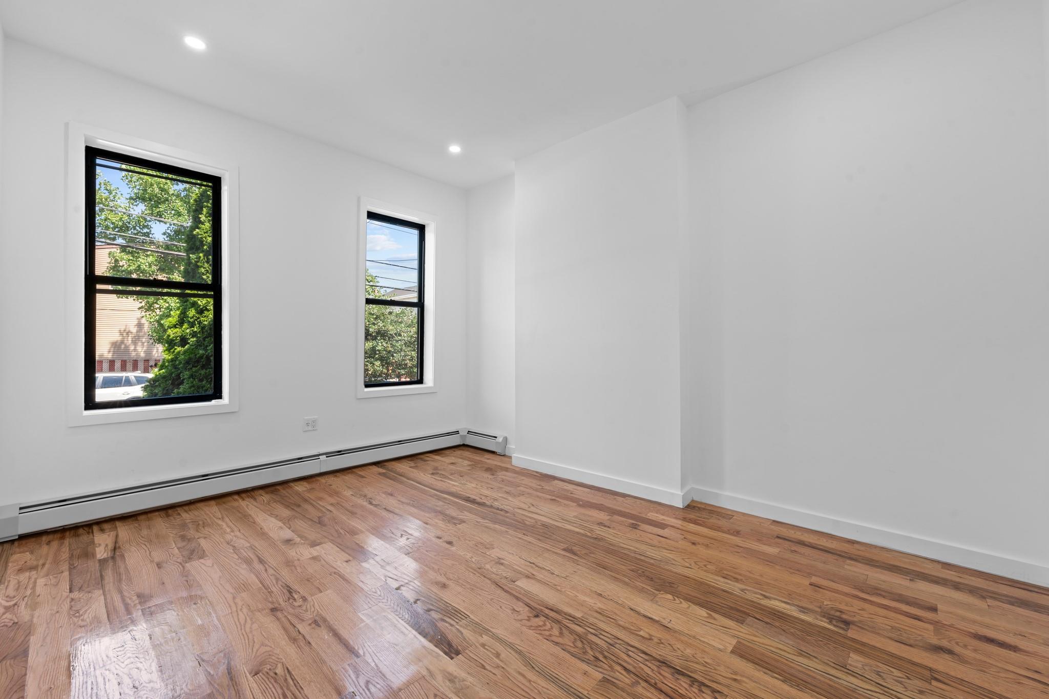 #6 photo, 346 Van Siclen Avenue, ブルックリン区 Brooklyn , NY 11207