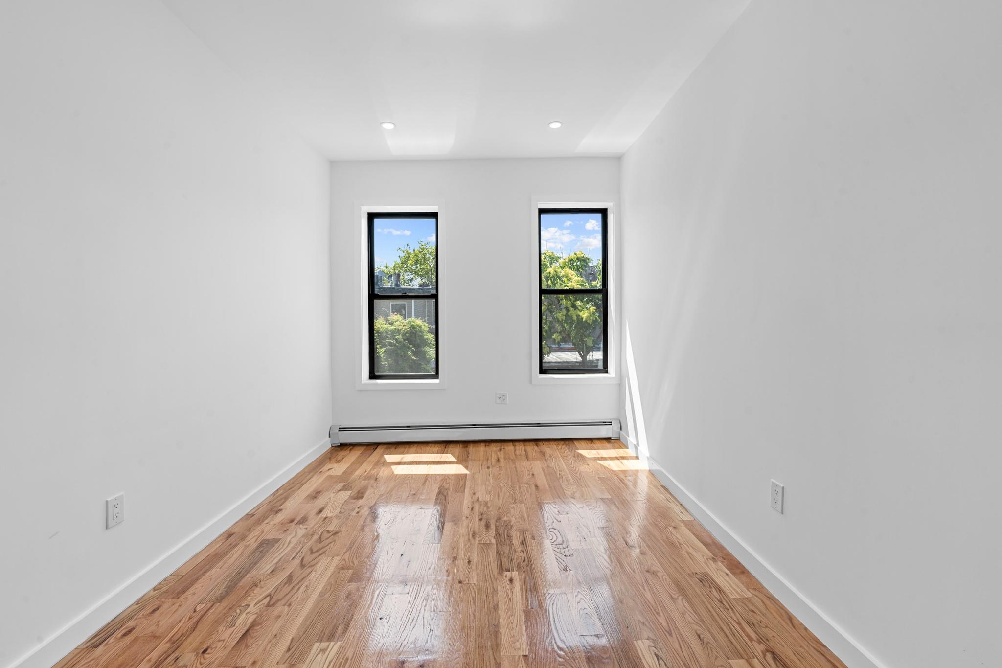 #7 photo, 346 Van Siclen Avenue, ブルックリン区 Brooklyn , NY 11207