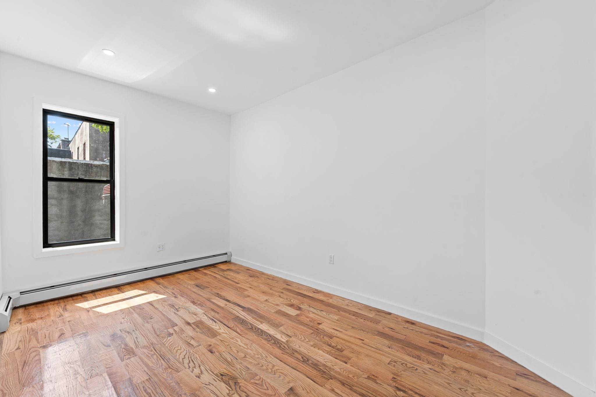 #8 photo, 346 Van Siclen Avenue, ブルックリン区 Brooklyn , NY 11207