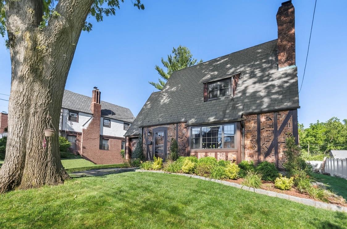 #1 photo, 140 Park Drive, Eastchester , NY 10709