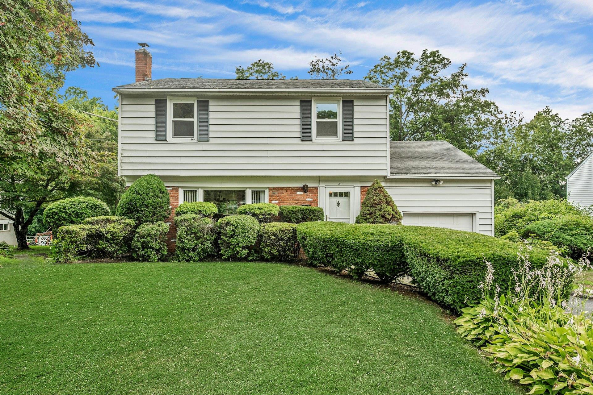 #1 photo, 21 Pamela Lane, Valhalla , NY 10595