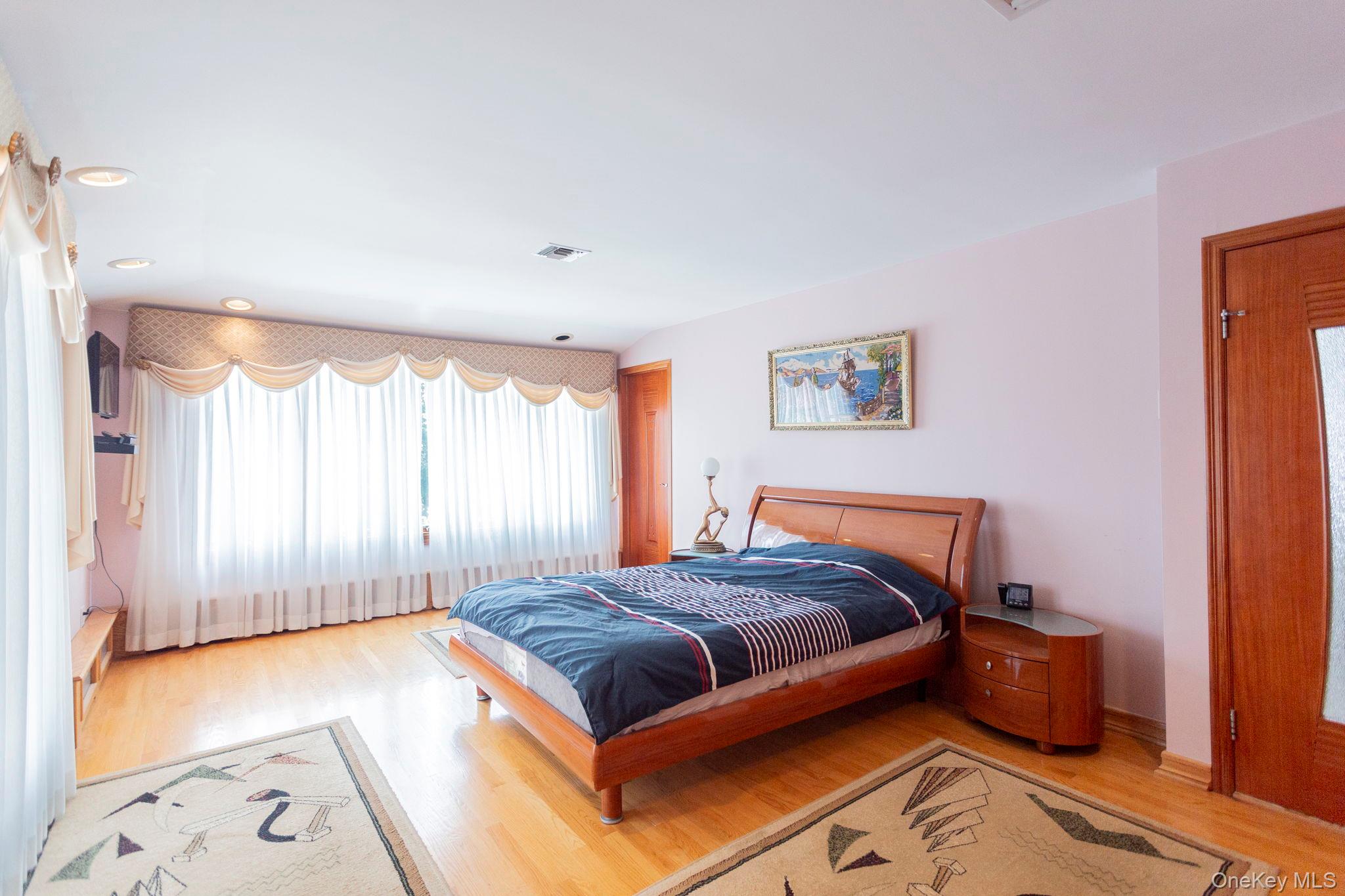 #13 photo, 183-19 69th Avenue, クイーンズ区 Fresh Meadows , NY 11366