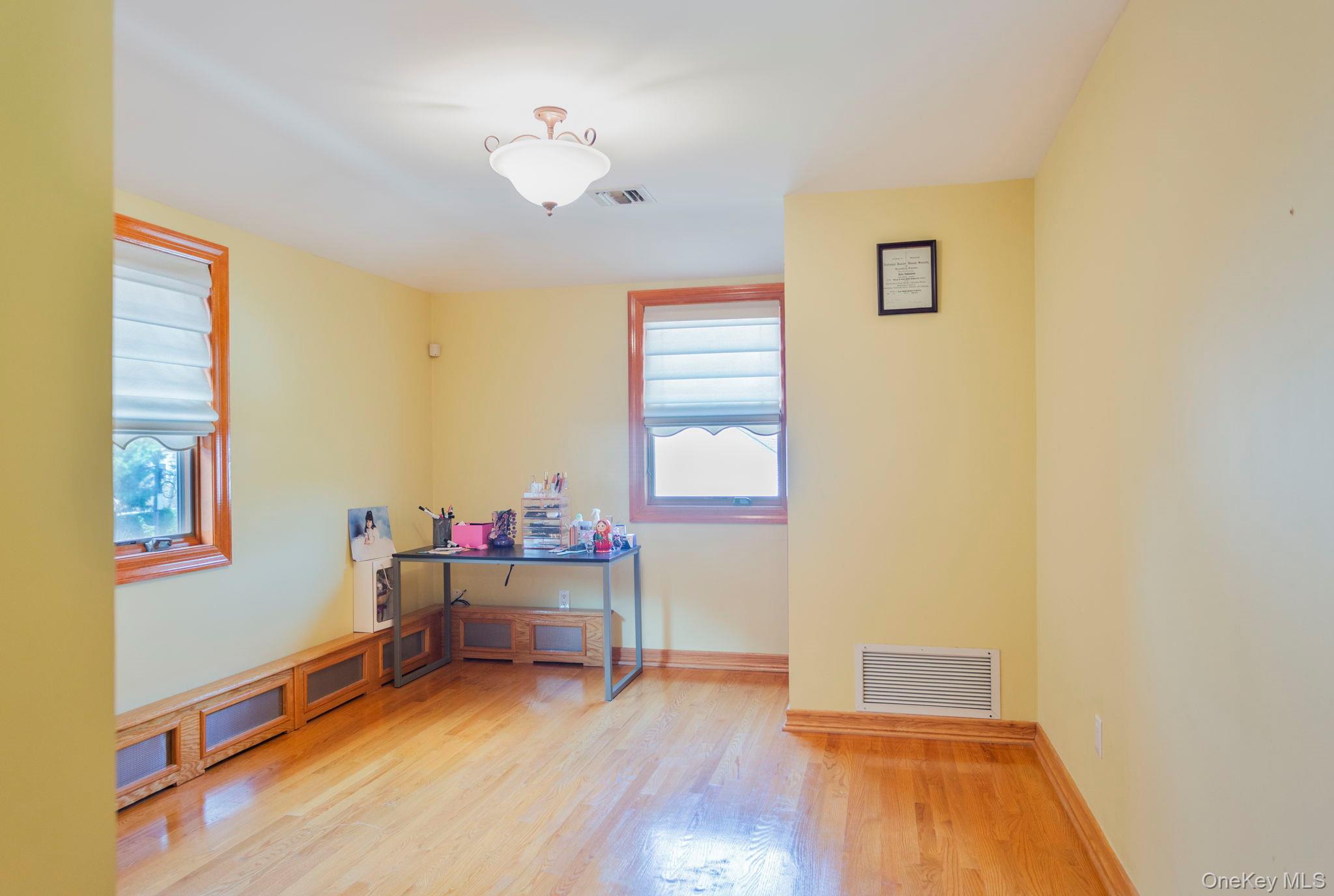 #17 photo, 183-19 69th Avenue, クイーンズ区 Fresh Meadows , NY 11366