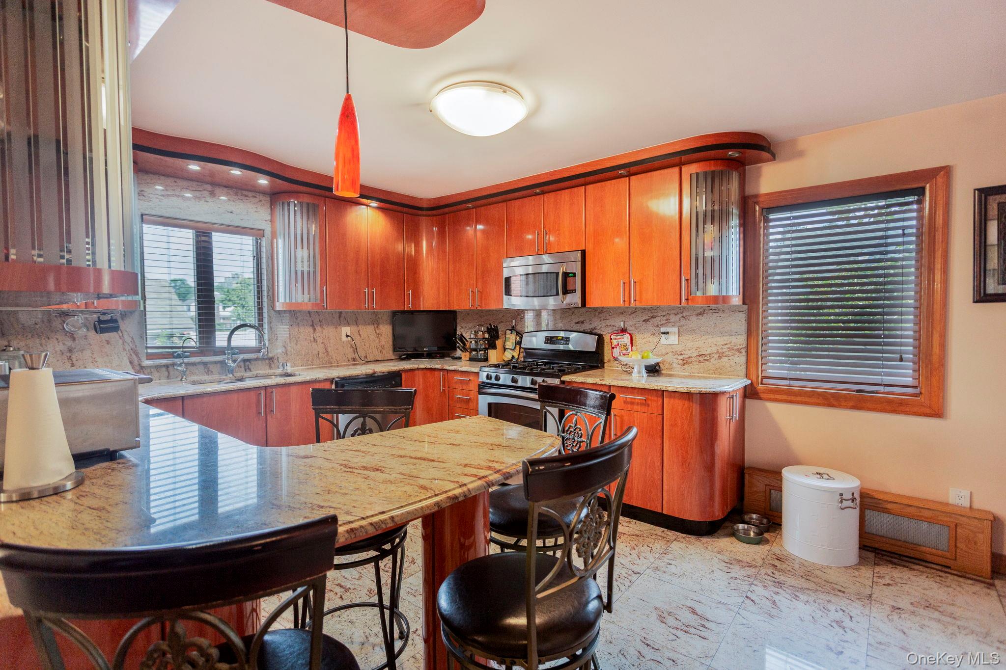 #8 photo, 183-19 69th Avenue, クイーンズ区 Fresh Meadows , NY 11366