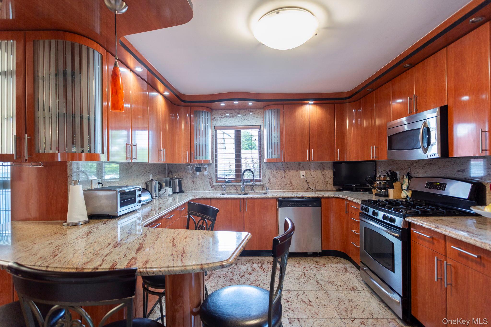 #9 photo, 183-19 69th Avenue, クイーンズ区 Fresh Meadows , NY 11366