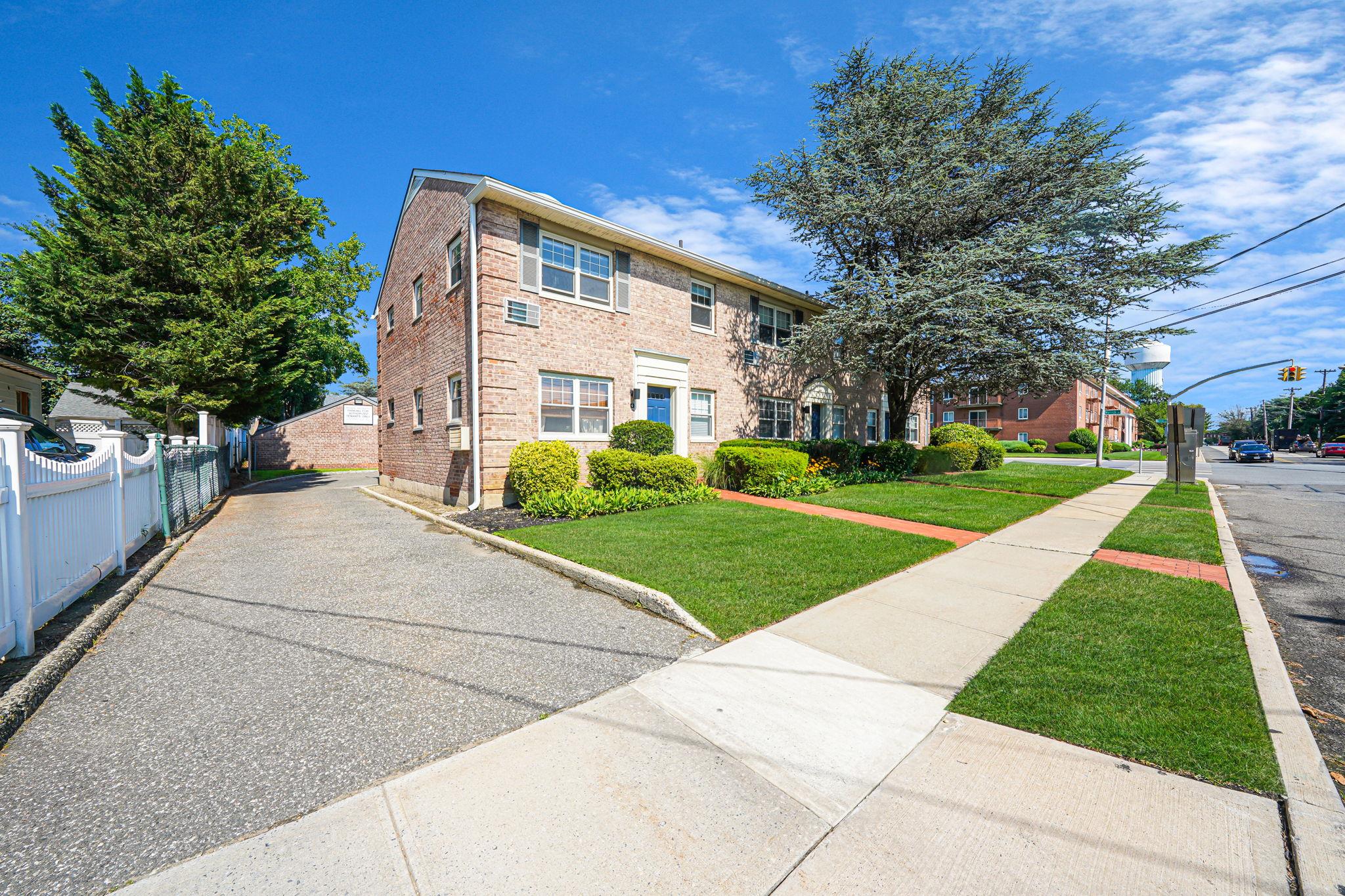 #3 photo, 4 S Forrest Avenue, ナッソー郡 Rockville Centre , NY 11570