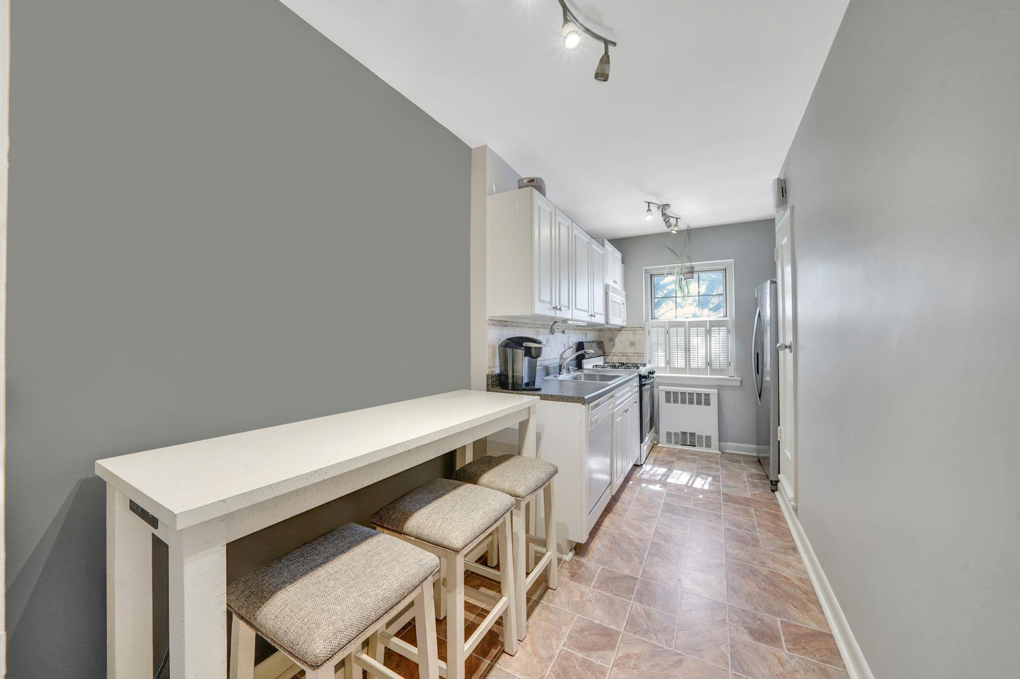 #7 photo, 4 S Forrest Avenue, ナッソー郡 Rockville Centre , NY 11570